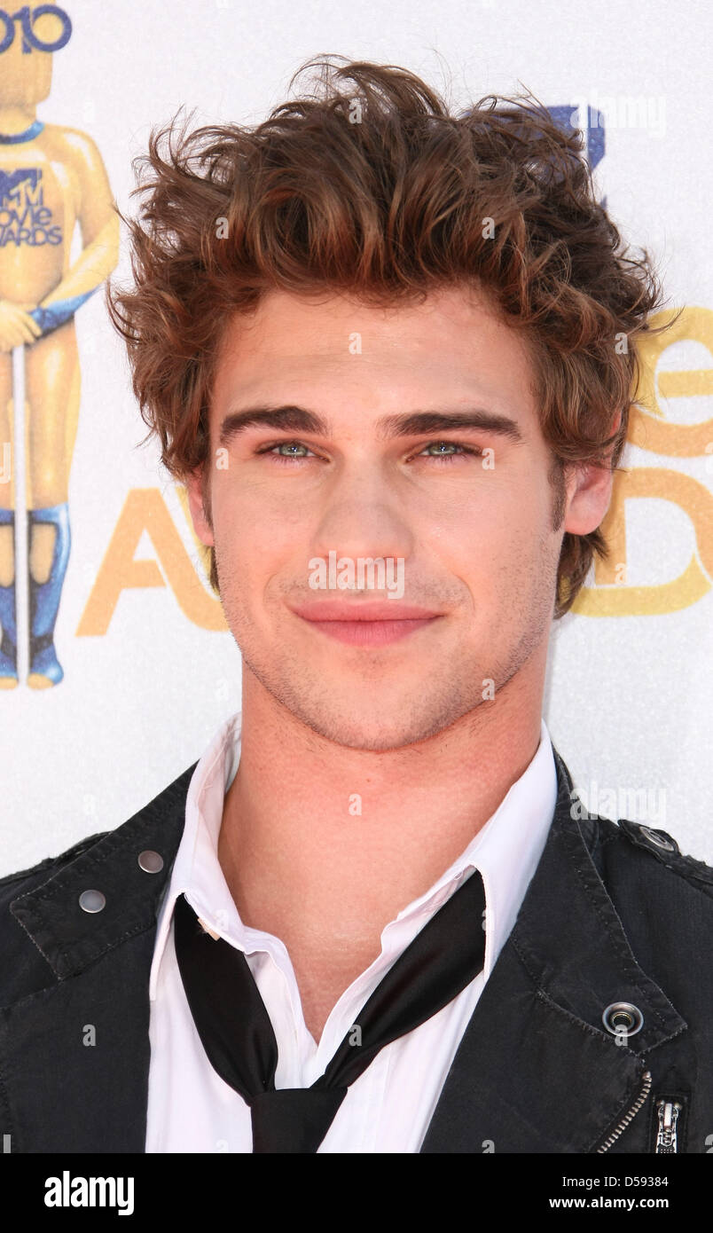 Grey damon hi-res stock photography and images - Alamy, image size:804x1390
