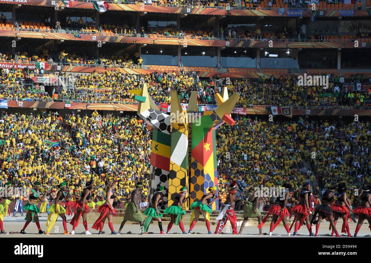 Dancers Perform During The Opening Ceremony Of The 2010 Fifa World Cup At Soccer City Stadium In Johannesburg South Africa 11 June 2010 Photo Ronald Wittek Please Refer To Http Dpaq De Fifa Wm2010 Tc C Dpa