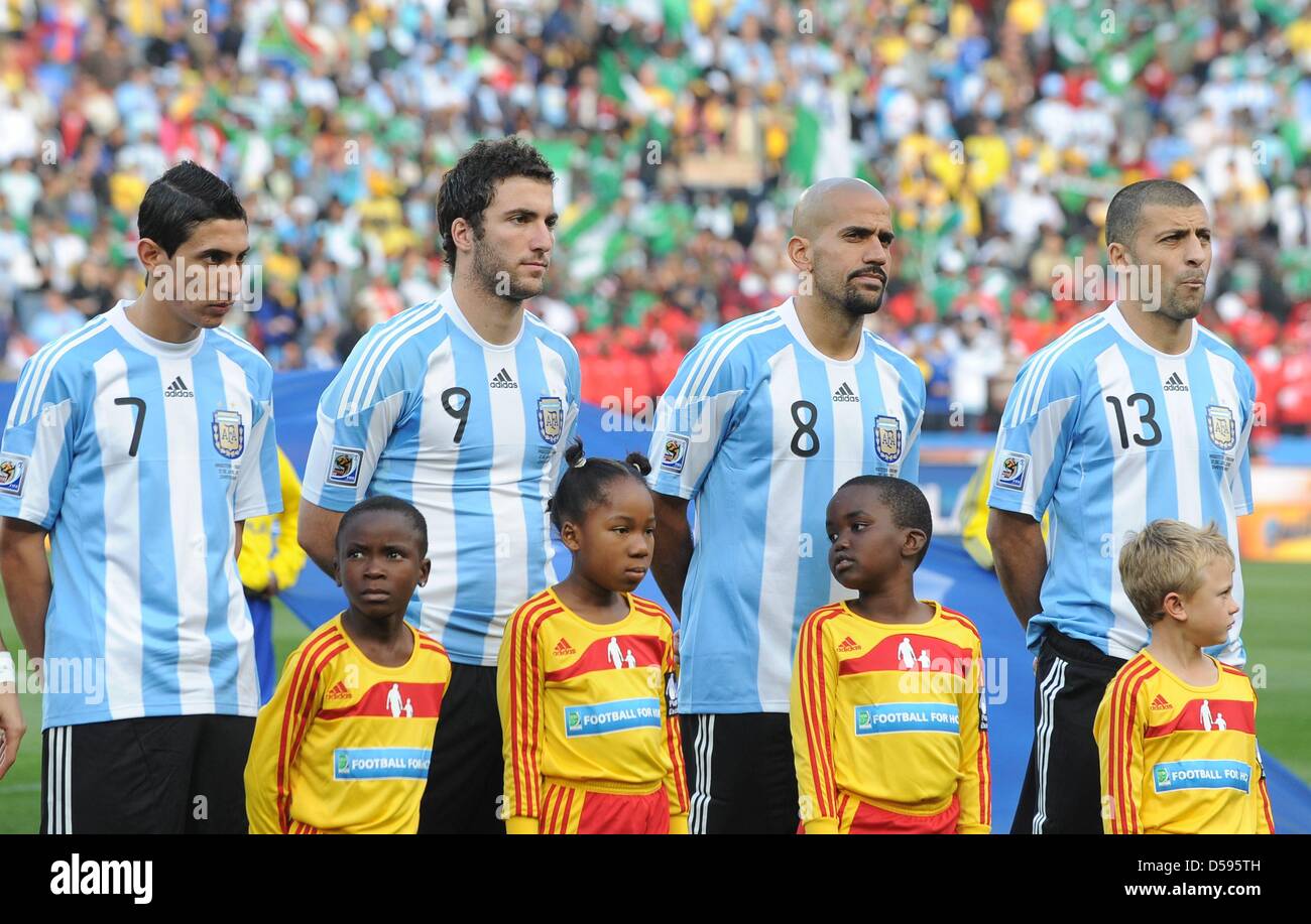 Argentina S Team Listen To The National Anthem During The 10 Fifa World Cup Group B Match Between Argentina And Nigeria At Ellis Park Stadium In Johannesburg South Africa 12 June 10 Argentina Argentina S Team Listen To The National Anthem During The 10 Fifa World Cup Group B Match Between Argentina And Nigeria At Ellis Park Stadium In Johannesburg South Africa 12 June 10 Argentina