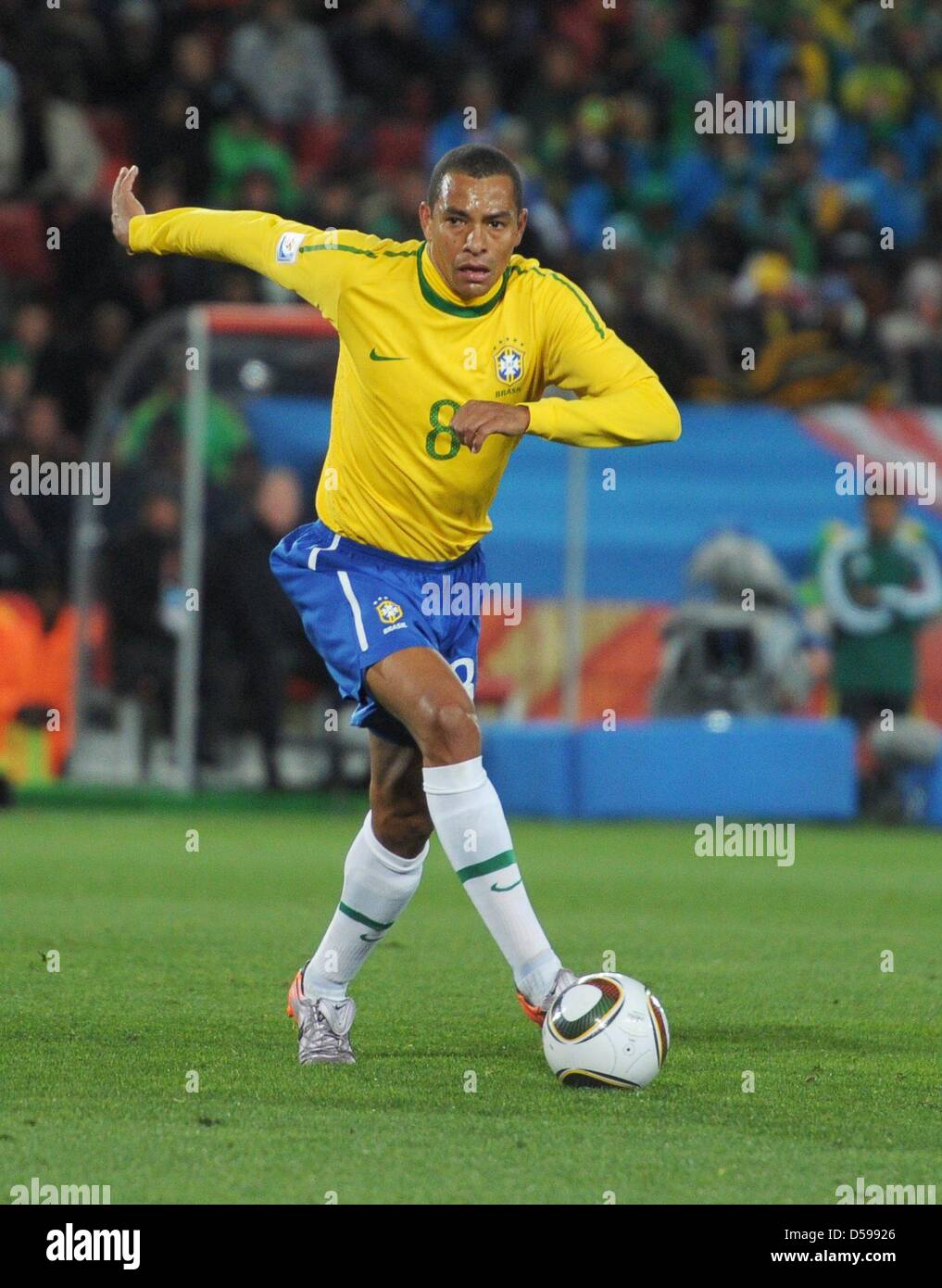Gilberto Silva of Brazil controls the ball during the FIFA World Cup 2010 group G match between Brazil and North Korea at Ellis Park Stadium in Johannesburg, South Africa 15 June 2010. Photo: Ronald Wittek dpa - Please refer to http://dpaq.de/FIFA-WM2010-TC Stock Photo