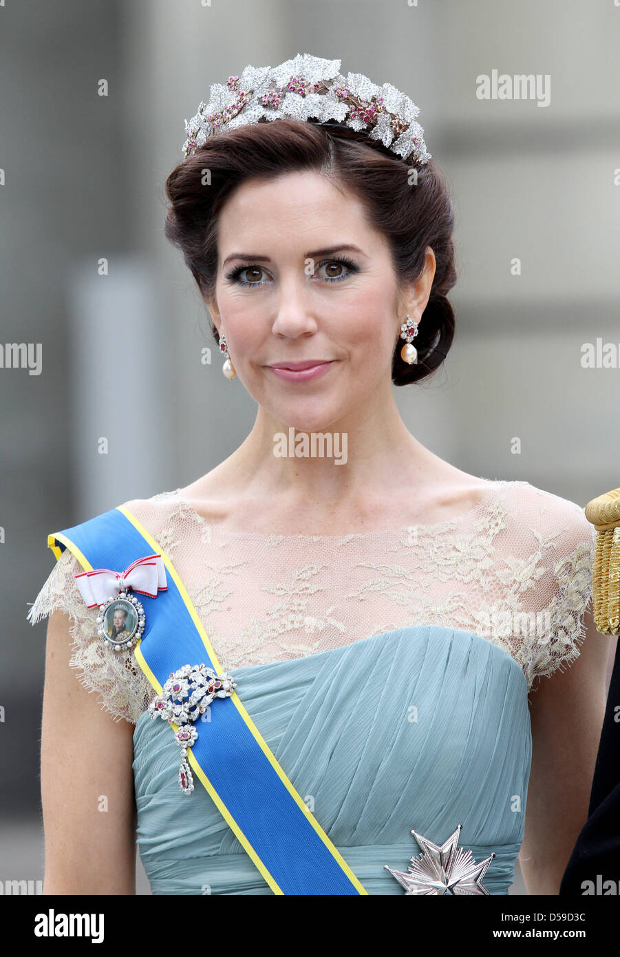 crown princess mary wedding dress Crown Princess Mary's wedding dress was mighty like Meghan Markle's