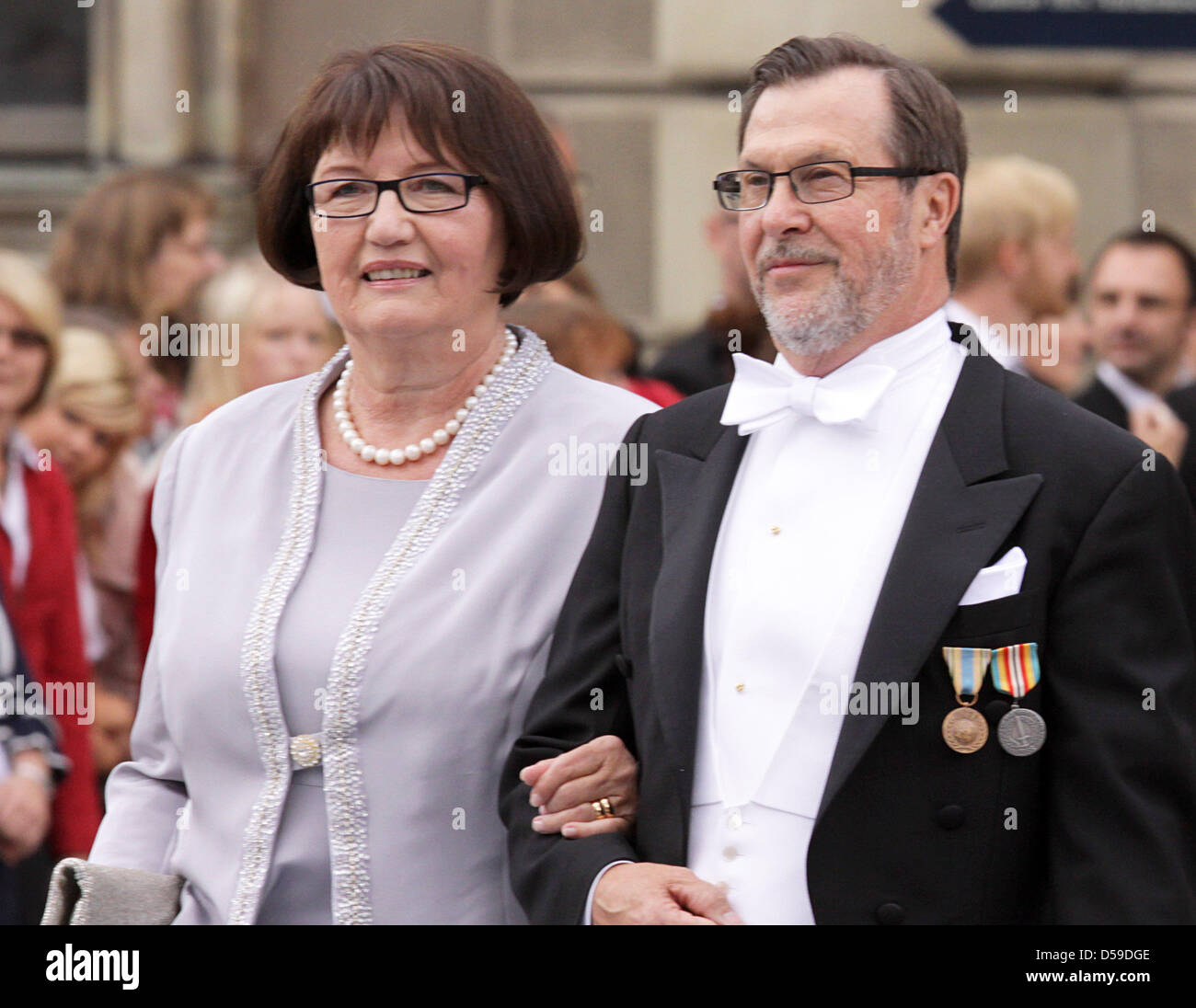 The parents of the groom, Olle and Eva Westling arrive for the wedding of Crown Princess Victoria of Sweden and Daniel Westling in Stockholm, Sweden, 19 June 2010. Photo: Albert Nieboer (NETHERLANDS OUT) Stock Photo