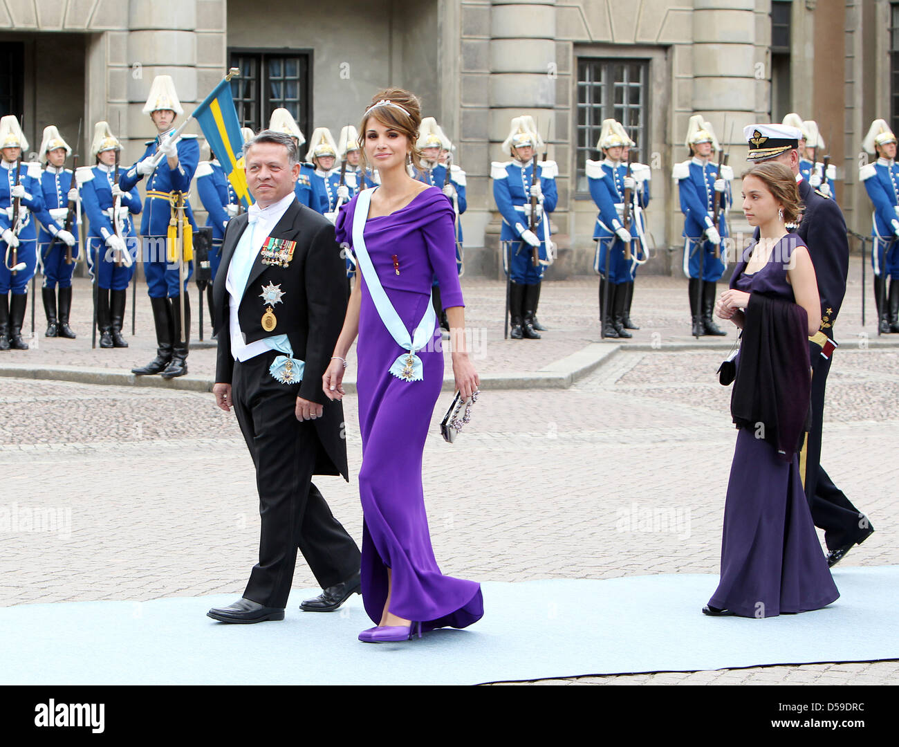 King Abdullah II of Jordan and his wife Queen Rania of Jordan arrive for the wedding of Crown Princess Victoria of Sweden and Daniel Westling in Stockholm, Sweden, 19 June 2010. Photo: Patrick van Katwijk Stock Photo