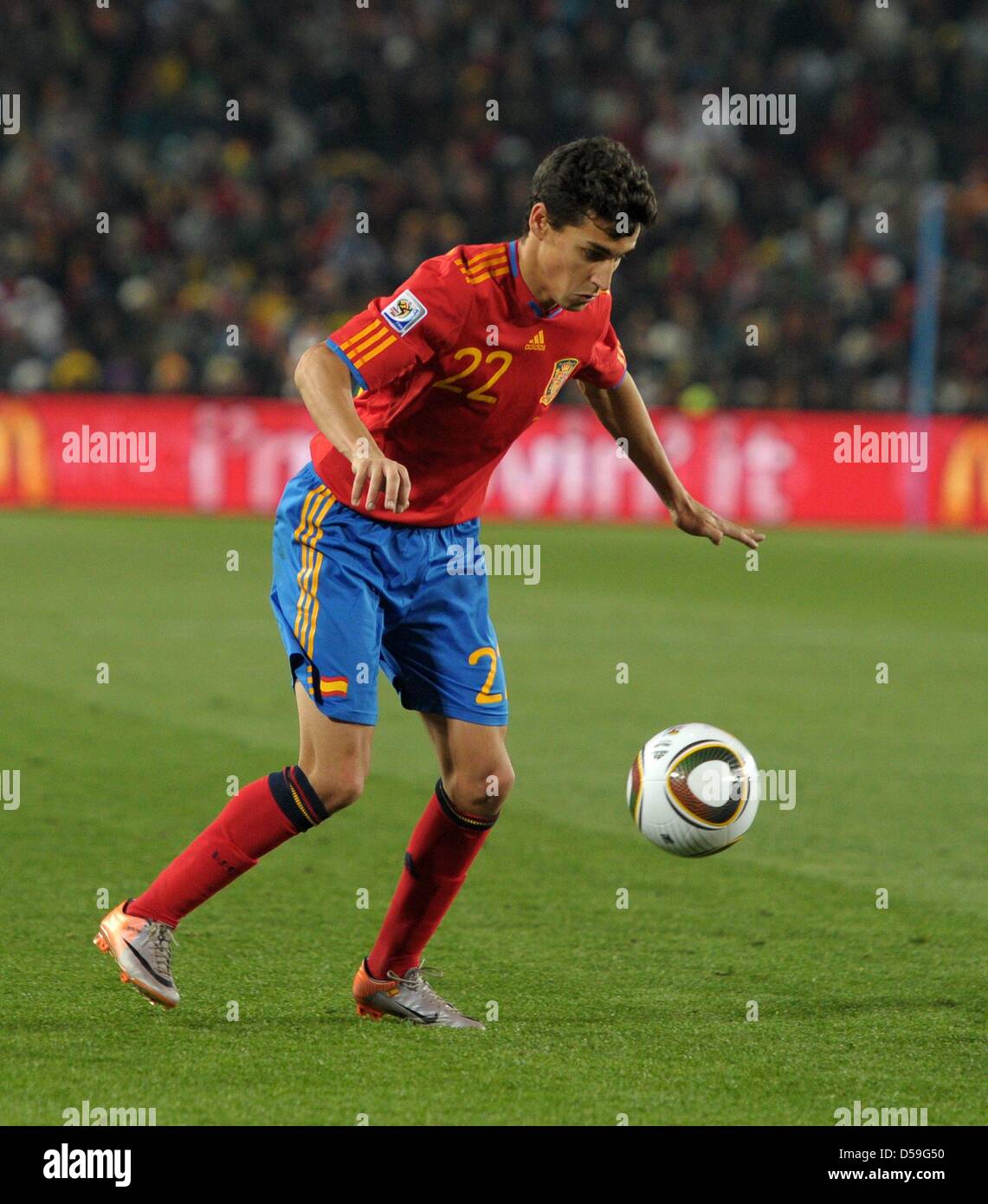 Jesus Navas of Spain controls the ball during the FIFA World Cup 2010 group H match between Spain and Honduras at the Ellis Park Stadium in Johannesburg, South Africa 21 June 2010. Photo: Ronald Wittek dpa - Please refer to http://dpaq.de/FIFA-WM2010-TC Stock Photo