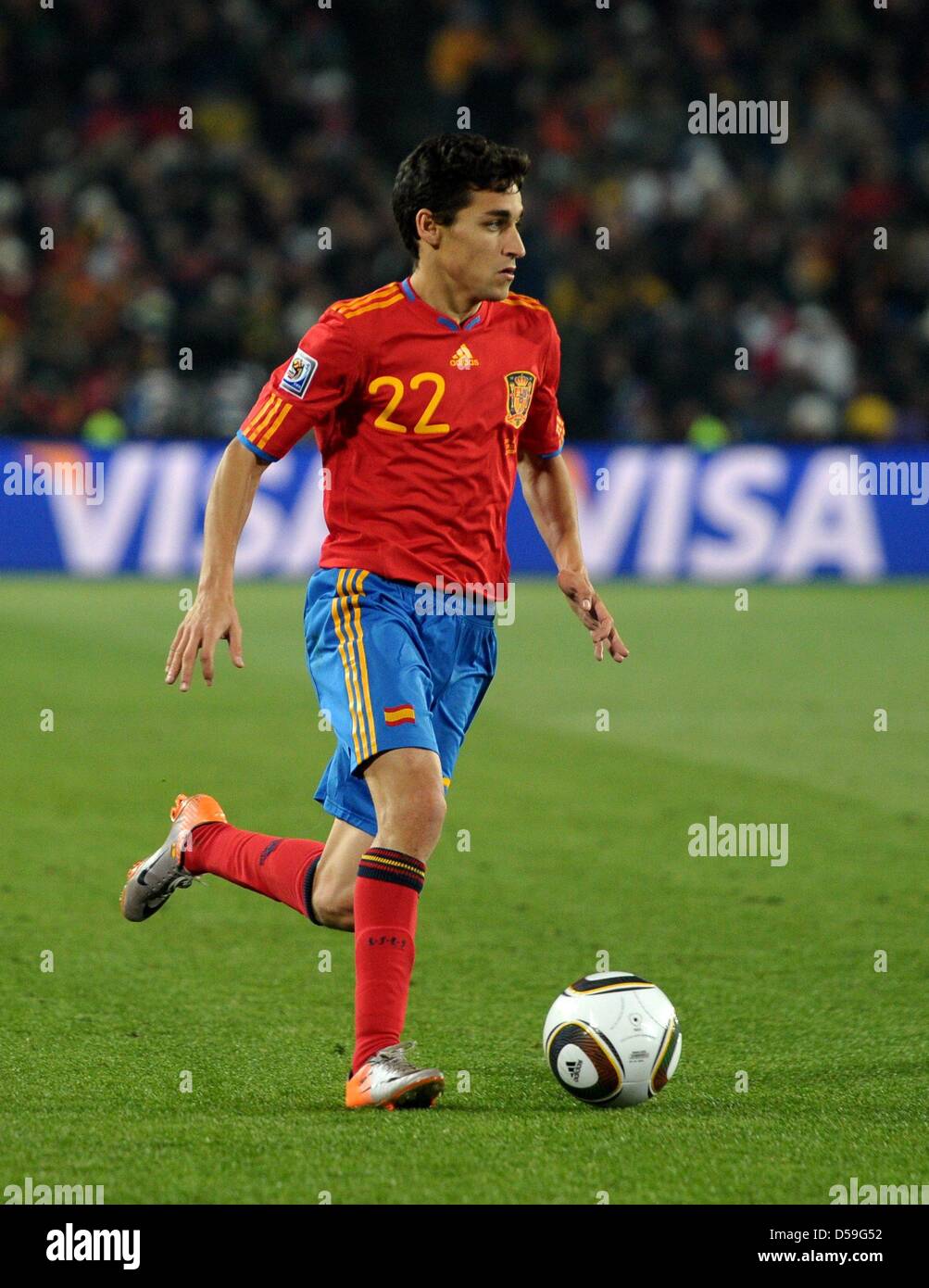 Jesus Navas of Spain controls the ball during the FIFA World Cup 2010 group H match between Spain and Honduras at the Ellis Park Stadium in Johannesburg, South Africa 21 June 2010. Photo: Ronald Wittek dpa - Please refer to http://dpaq.de/FIFA-WM2010-TC Stock Photo