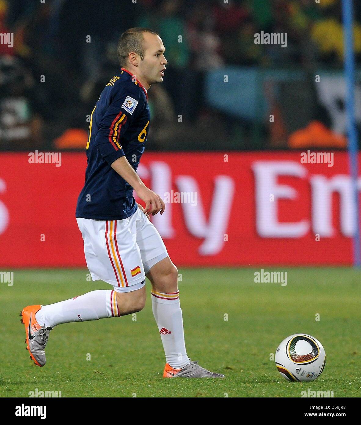 Spain's Andres Iniesta during the 2010 FIFA World Cup group H match between Chile and Spain at Loftus Versfeld Stadium in Pretoria, South Africa 25 June 2010. Photo: Marcus Brandt dpa - Please refer to http://dpaq.de/FIFA-WM2010-TC Stock Photo