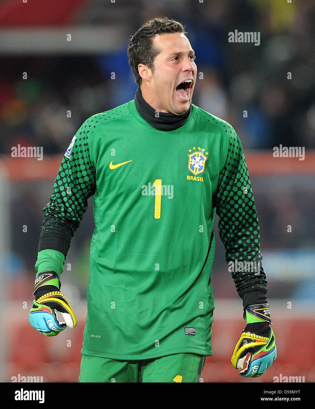 Brazil's goalkeeper Julio Cesar celebrates during the 2010 FIFA World Cup Round of Sixteen match between Brazil and Chile at the Ellis Park Stadium in Johannesburg, South Africa 28 June 2010. Photo: Marcus Brandt dpa - Please refer to http://dpaq.de/FIFA-WM2010-TC  +++(c) dpa - Bildfunk+++ Stock Photo