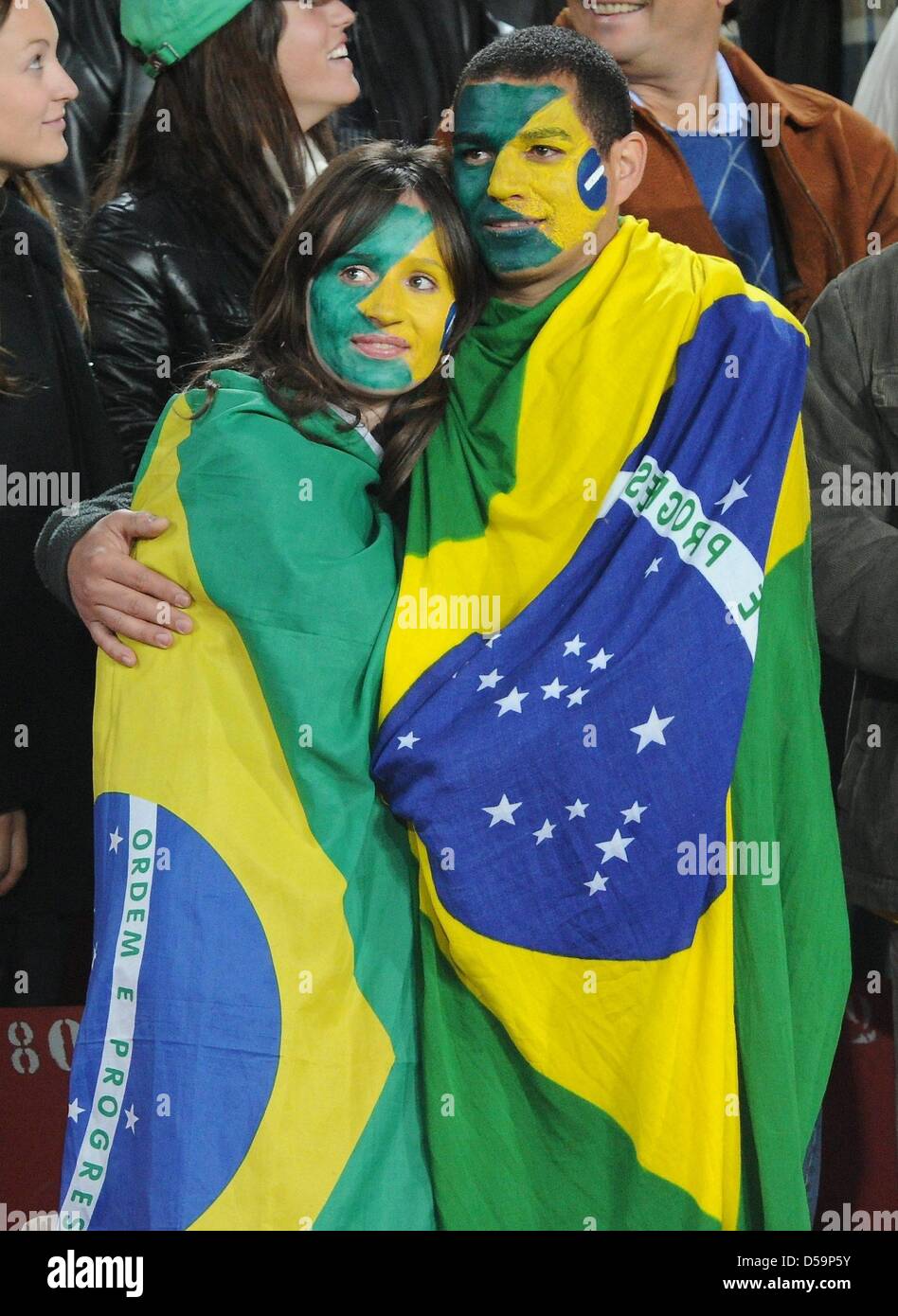 Brazilian fans on the stand after the 2010 FIFA World Cup Round of Sixteen match between Brazil and Chile at the Ellis Park Stadium in Johannesburg, South Africa 28 June 2010. Photo: Marcus Brandt dpa - Please refer to http://dpaq.de/FIFA-WM2010-TC  +++(c) dpa - Bildfunk+++ Stock Photo