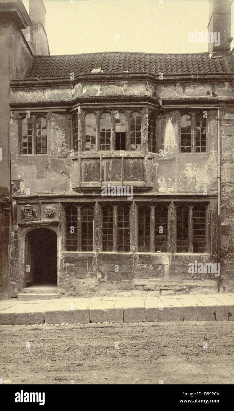 Fifteenth-century House with Coat of Arms of Henry VII Stock Photo