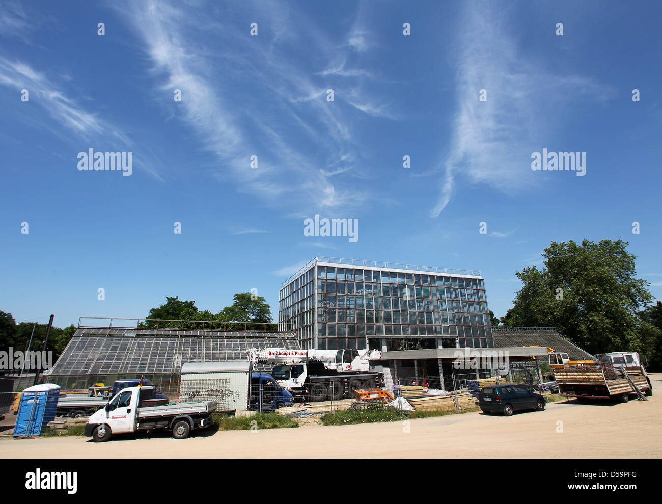 The tropical facilities of the Gruson greenhouses are being renovated in Magdeburg, Germany, 29 June 2010. The tradition-steeped facility will be renovated from the ground up at a cost of 2.7 million in the coming months. The plant collection is housed in ten showrooms that measure 4,000 square meters all together. The botanical facilities include 3,500 tropical and subtropical pla Stock Photo