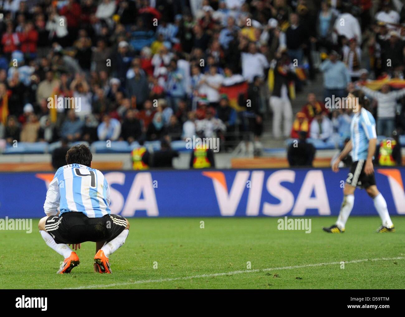 Argentinian players (L-R) Luis Gonzalez, Oscar Ustari, Javier