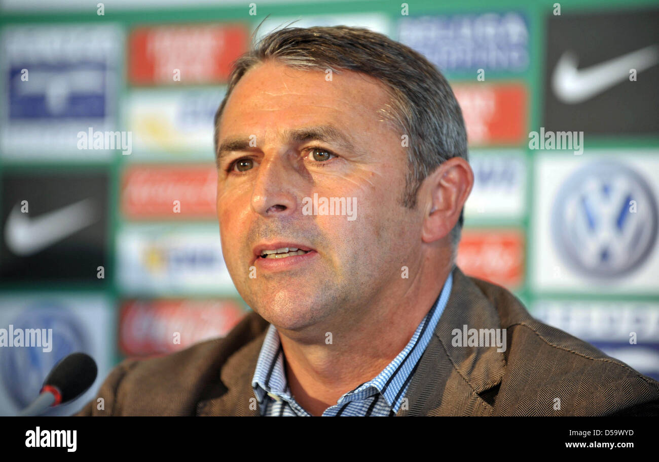 German Bundesliga club Werder Bremen's general manager Klaus Allofs presents the new jersey on the club's start into new Bundesliga season in Bremen, Germany, 05 July 2010. Photo: CARMEN JASPERSEN Stock Photo