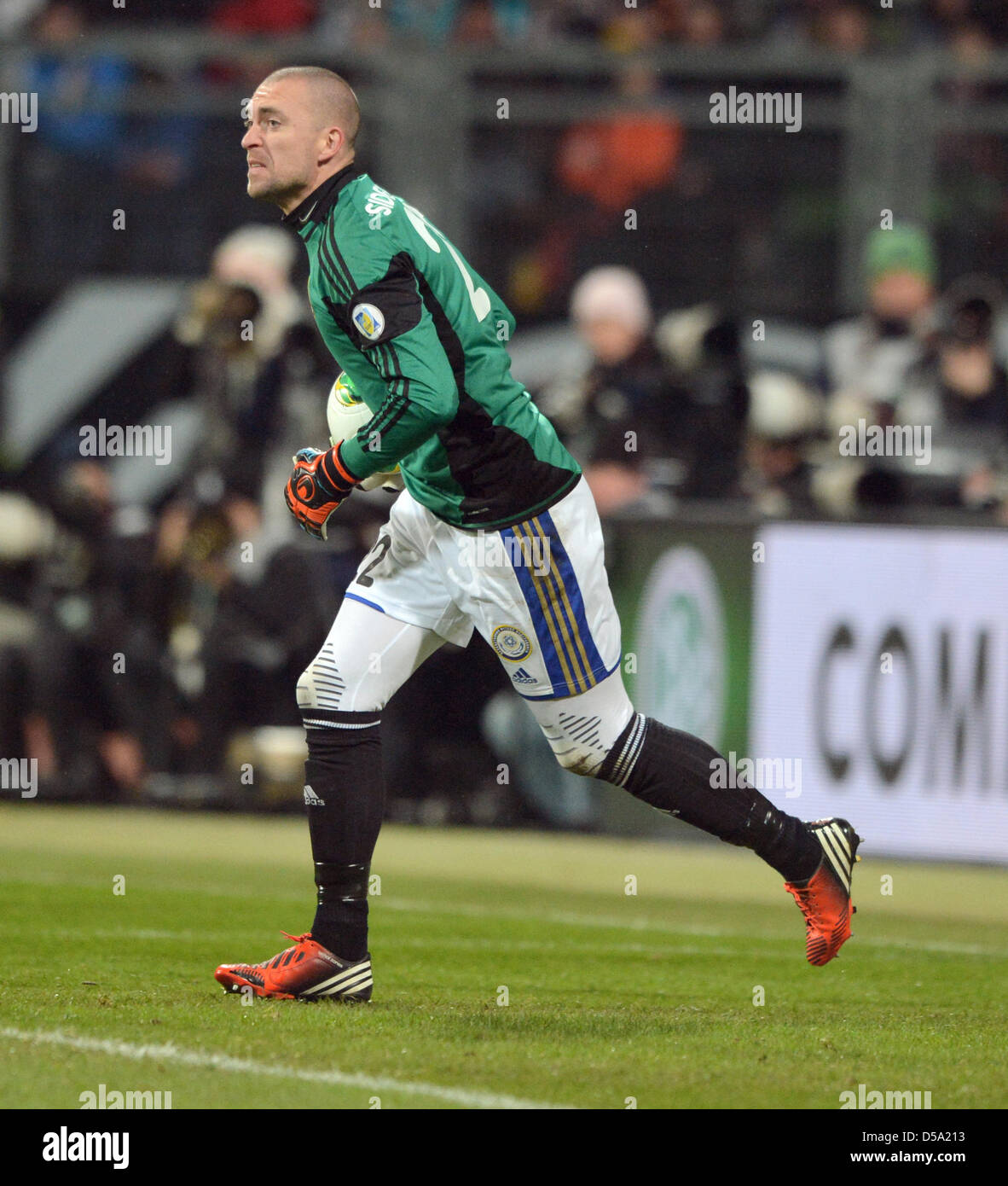 Goalkeeper sidelnikov hi-res stock photography and images - Alamy