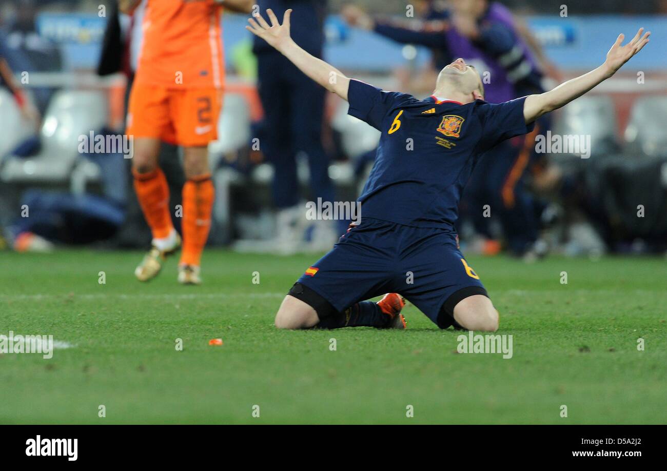 Spain's Andres Iniesta celebrates scoring the 1-0 winning goal during the 2010 FIFA World Cup final match between the Netherlands and Spain at Soccer City Stadium in Johannesburg, South Africa 11 July 2010. Photo: Marcus Brandt dpa - Please refer to http://dpaq.de/FIFA-WM2010-TC  +++(c) dpa - Bildfunk+++ Stock Photo