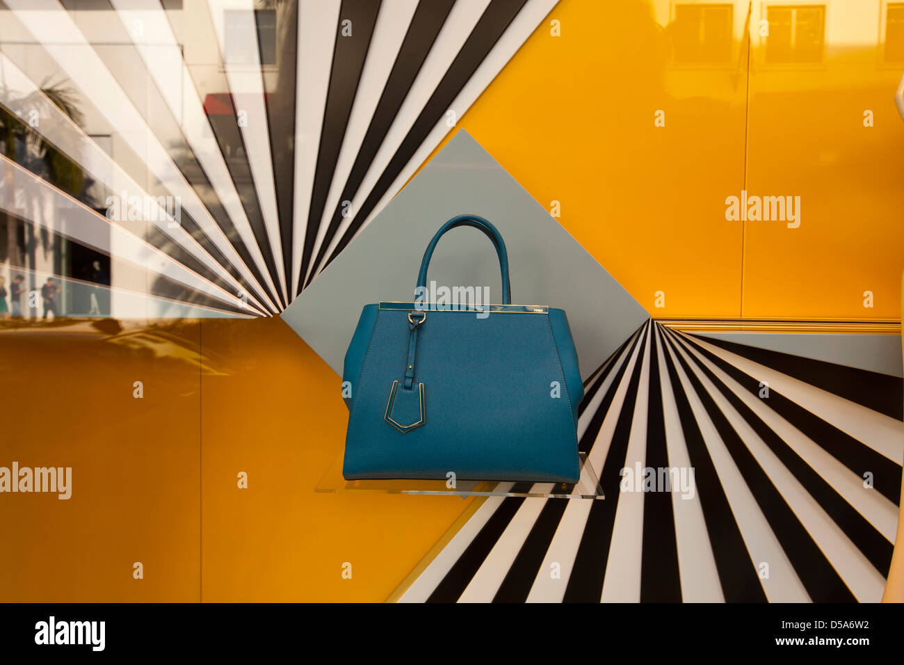 Window display handbags hi-res stock photography and images - Alamy