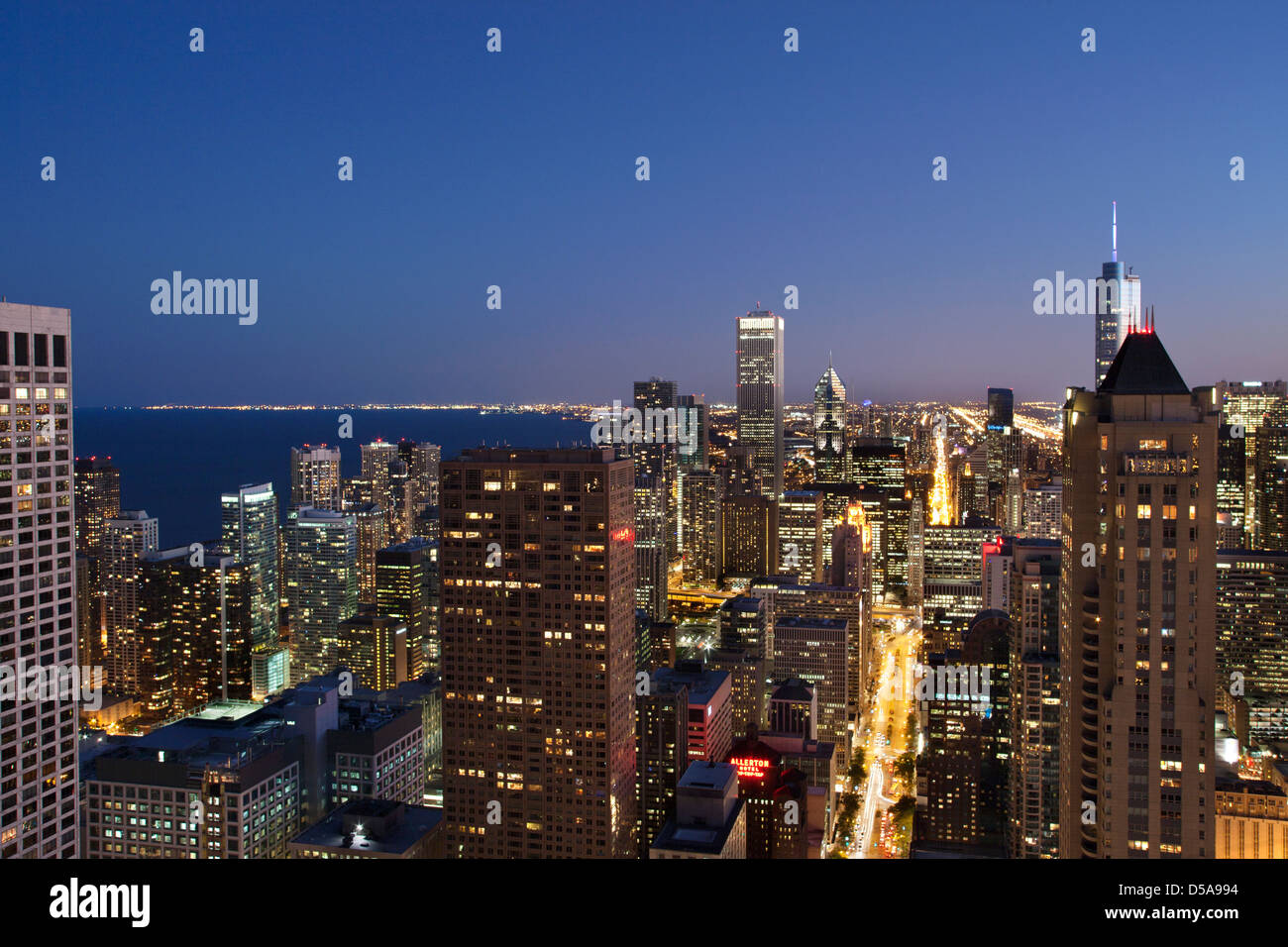 LOOP SKYLINE FROM 900 NORTH MICHIGAN ROOFTOP DOWNTOWN CHICAGO ILLINOIS ...