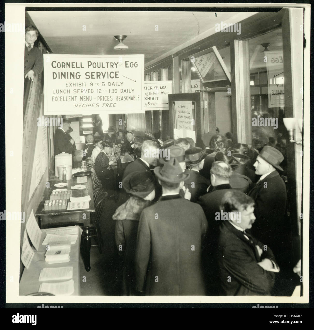 Poultry and Egg Dining Service held during the 1919 Farmers Week by the poultry ... Stock Photo