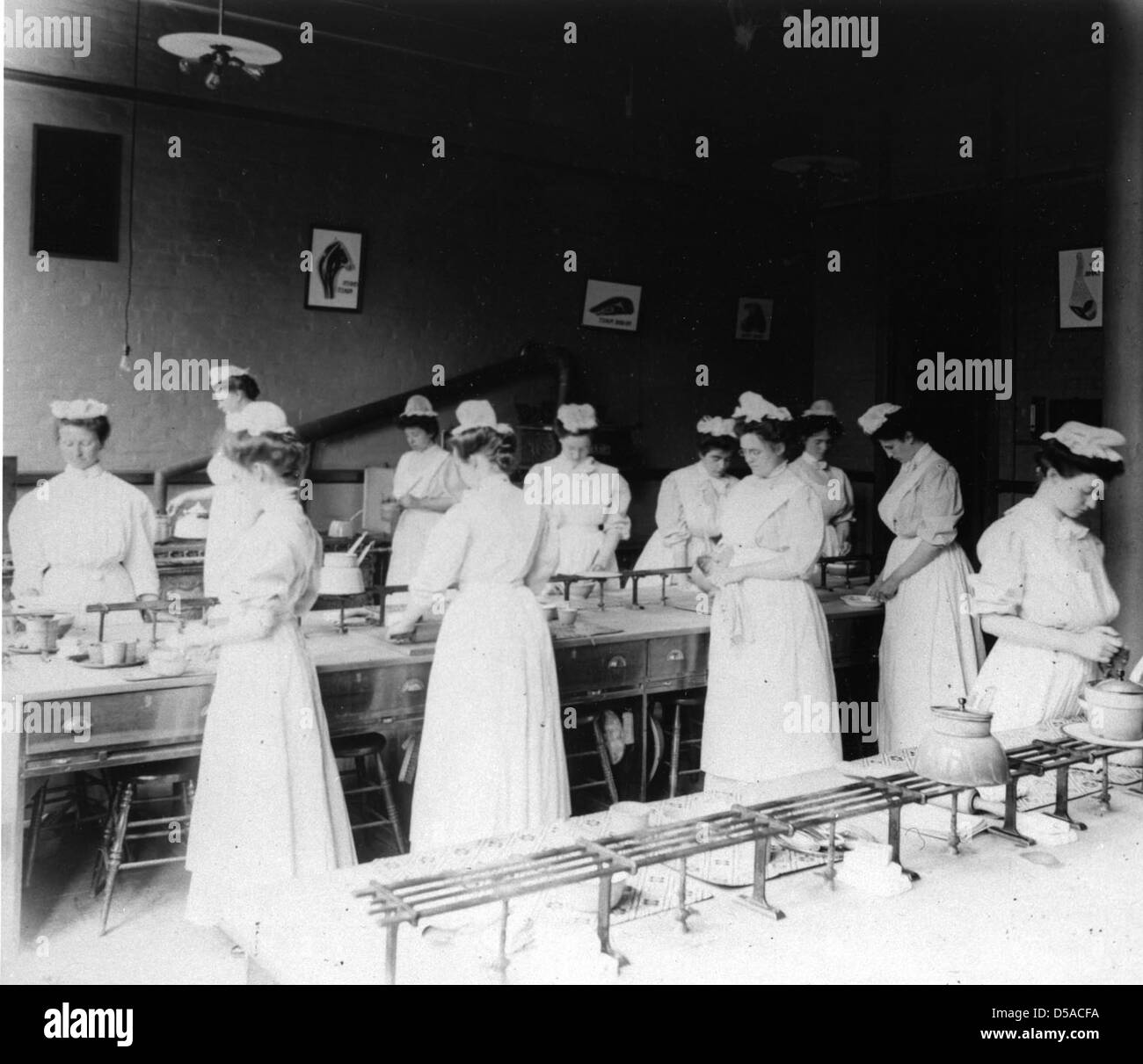 Advanced cookery class for senior normal students in the Department of Domestic Science at ... Stock Photo