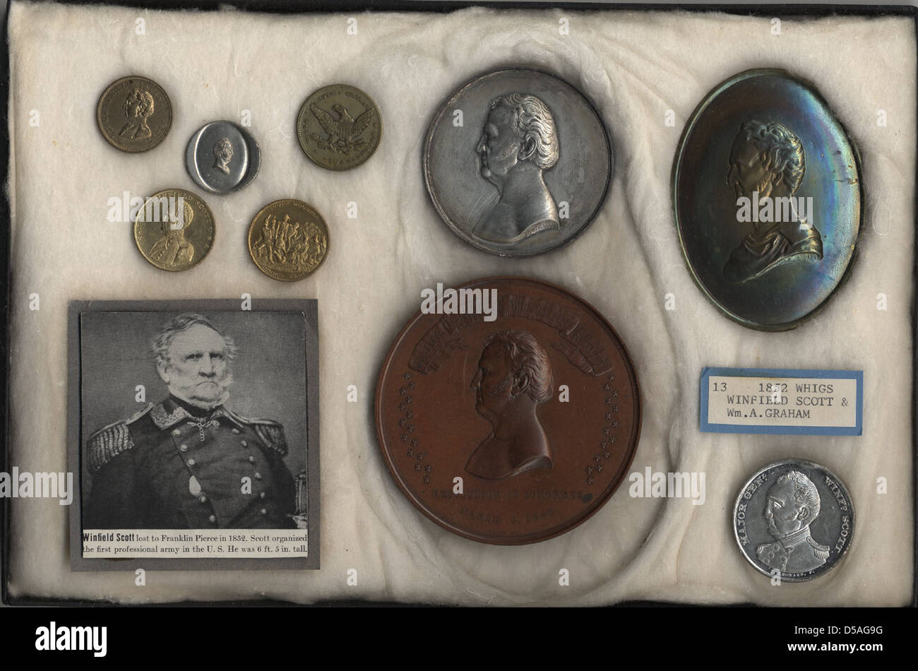 Commemorative objects hi-res stock photography and images - Alamy
