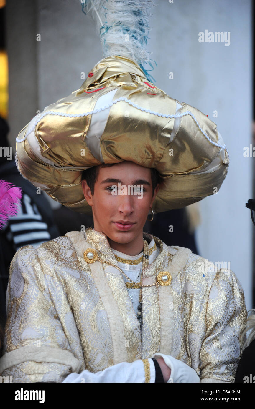 Costume carnival venice boy hi-res stock photography and images - Alamy