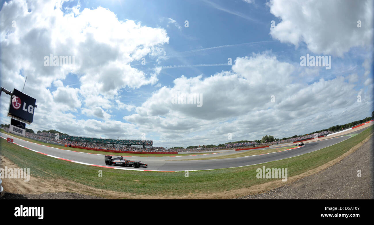 Die Rennstrecke von Silverstone in England am Samstag (10.07.2010) wŠhrend des Qualifying . Am Wochenende startet mit dem Gro§en Preis von Gro§britannien das zehnte Rennen der Formel-1-Saison 2010.  Foto: Carmen Jaspersen dpa Stock Photo