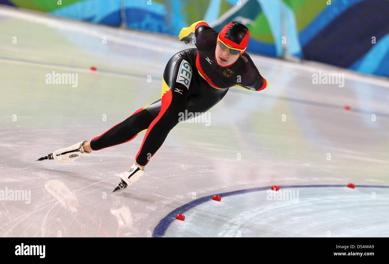 German speed-skater Daniela Anschuetz-Thomas during the 3,000m at the Olympic Games in Vancouver, Canada, 24 February 2010. On 17 July 2010, 35-year-old Anschuetz-Thomas announced th eend of her career. Photo: Daniel Karmann Stock Photo