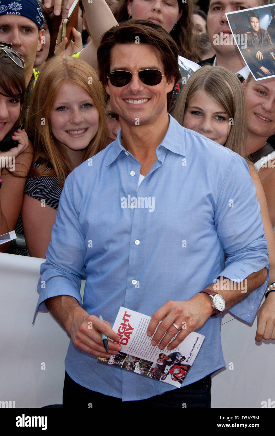 US actor Tom Cruise attends the German premiere of "Knight And Day" at  Karlsplatz in Munich, Germany, July 17, 2010. Photo: Hubert Boesl Stock  Photo - Alamy