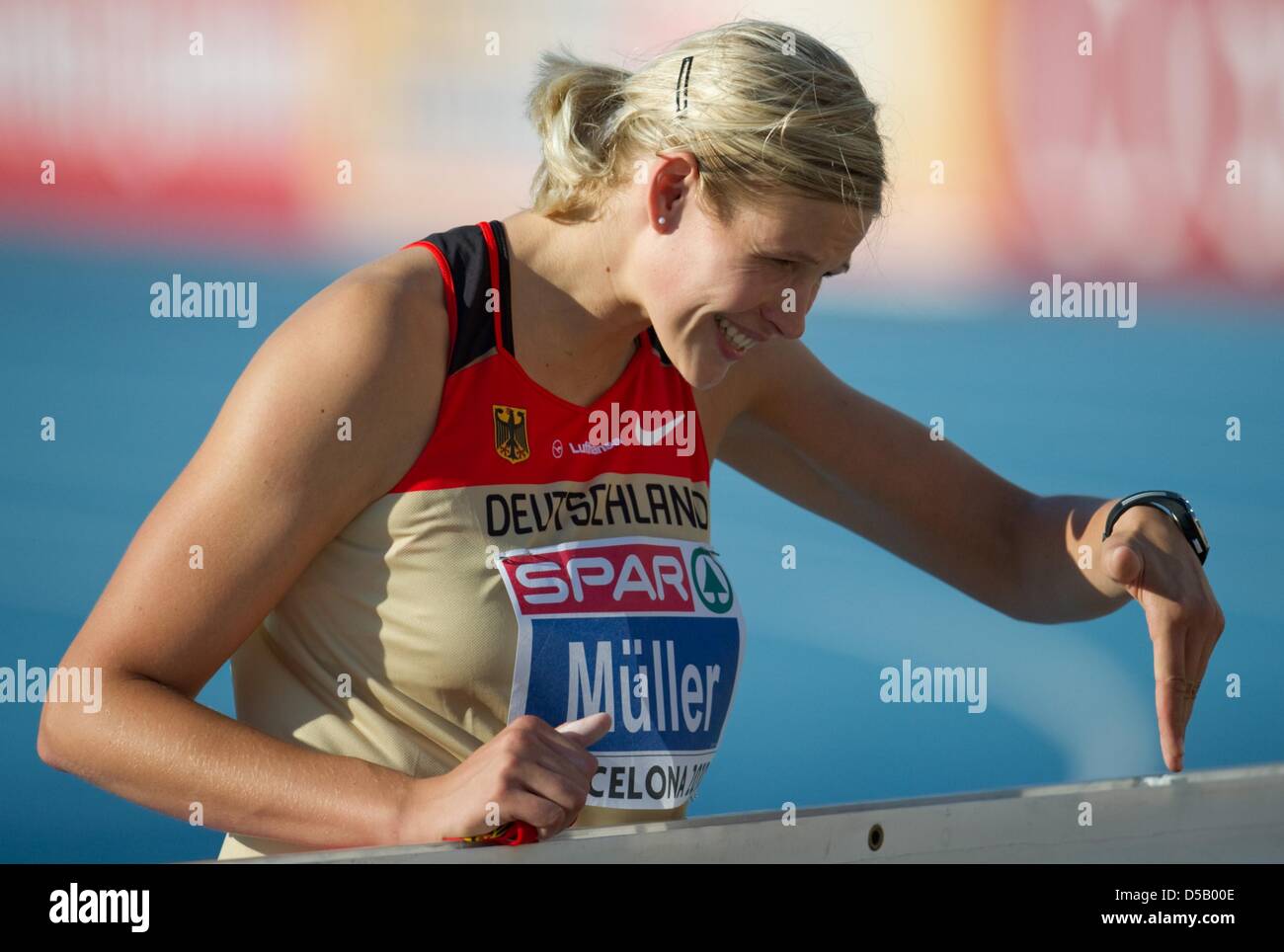 The picture features German Nadine Mueller during the women's discus final at the European Athletics Championships in Barcelona, Spain, 28 July 2010. Mueller finished eighth. Photo: Bernd Thissen Stock Photo