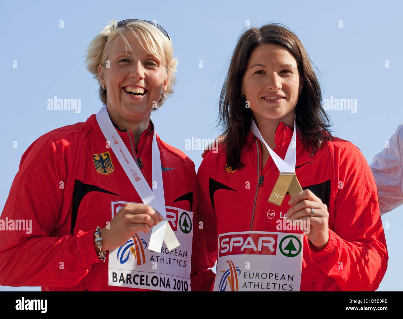 German javelin gold medalist Linda Stahl (R) and silver medalist Christina Obergfoell (L