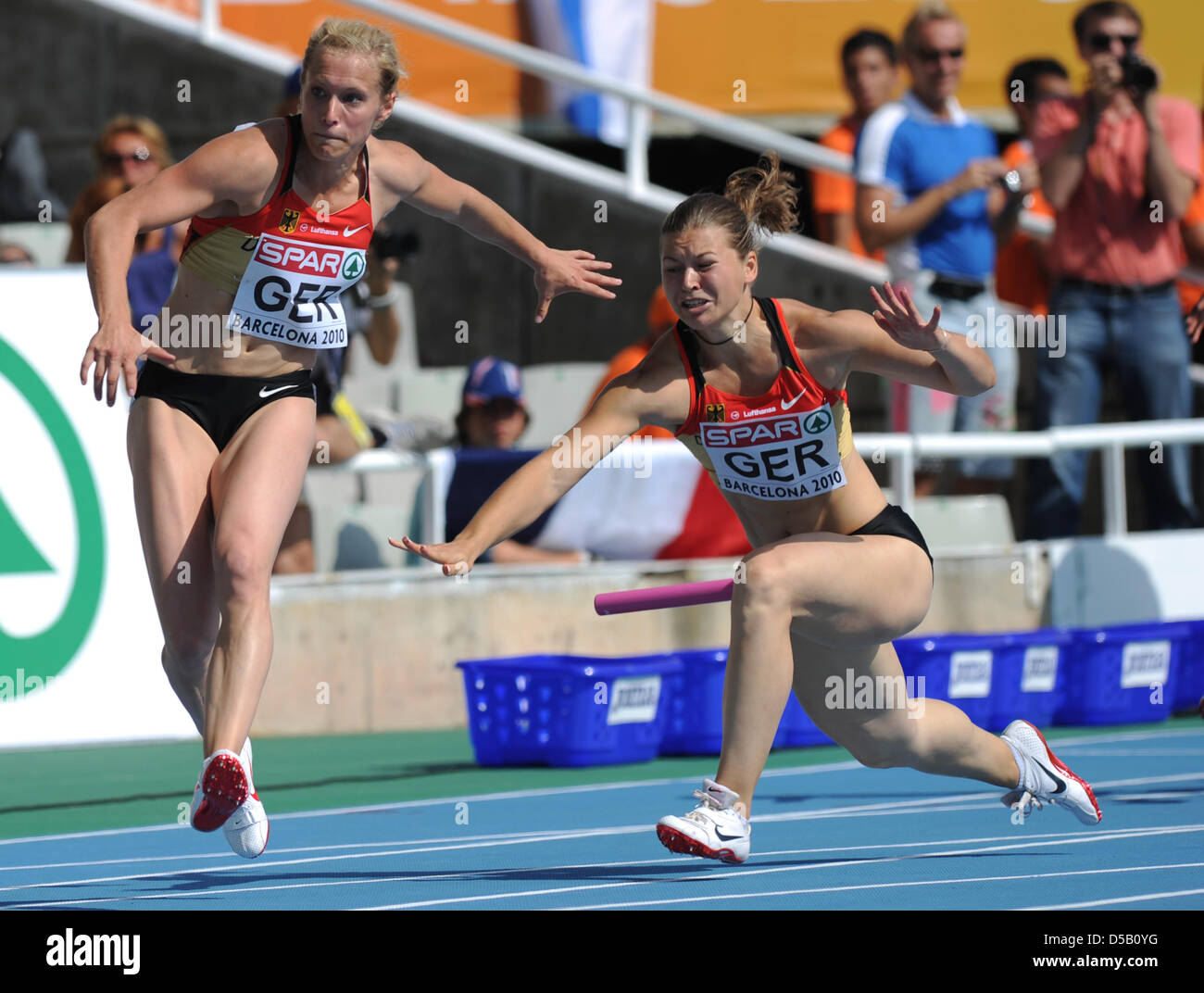 During the last handing-over between German runner Anne Moellinger and ...