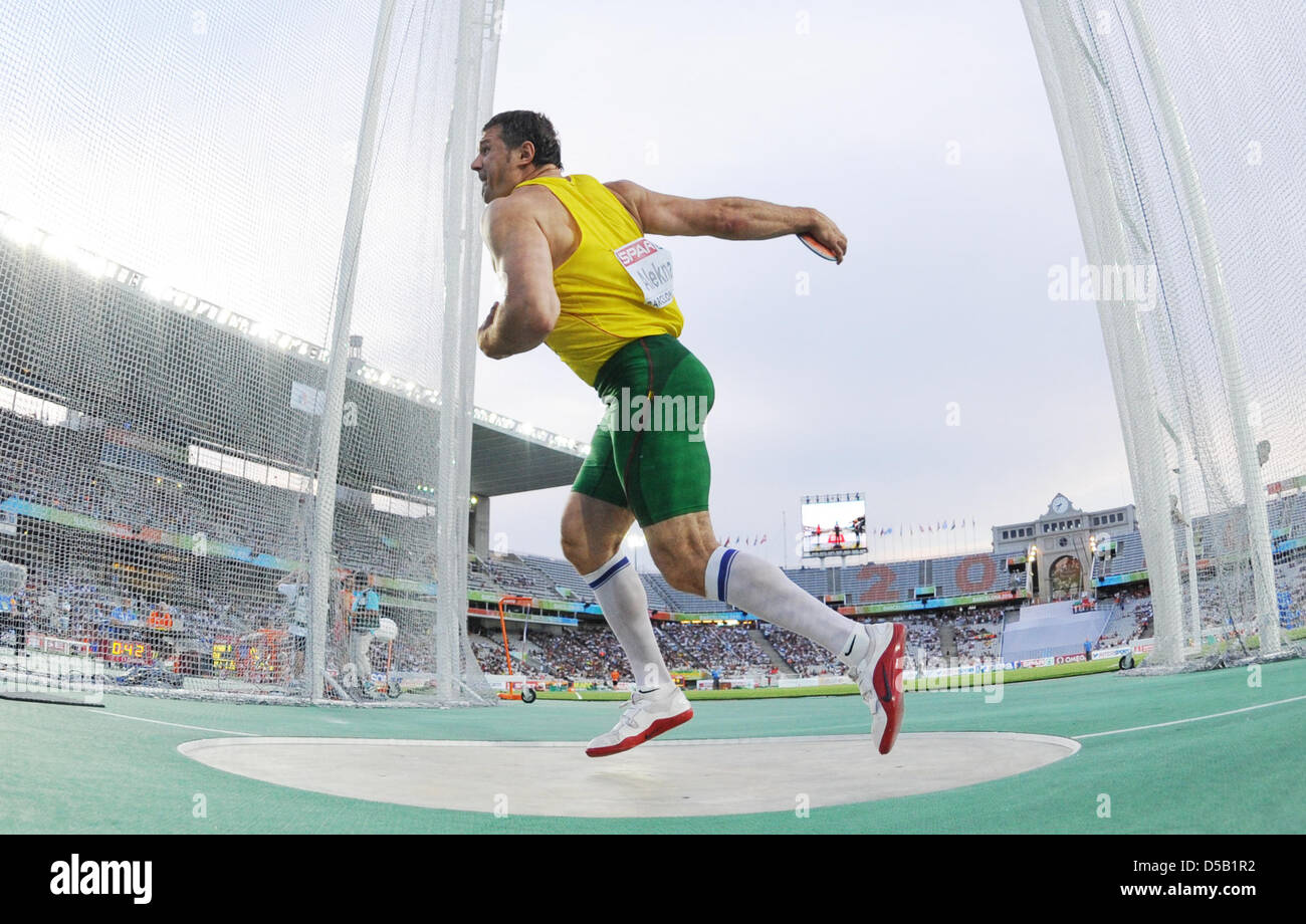 Lithuanian discus thrower Virgilijus Alekna throws at the European