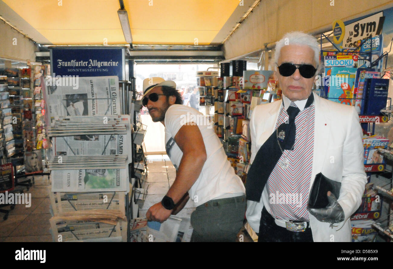 German Designer Karl Lagerfeld R And His Bodyguard Sebastien Stock Photo Alamy