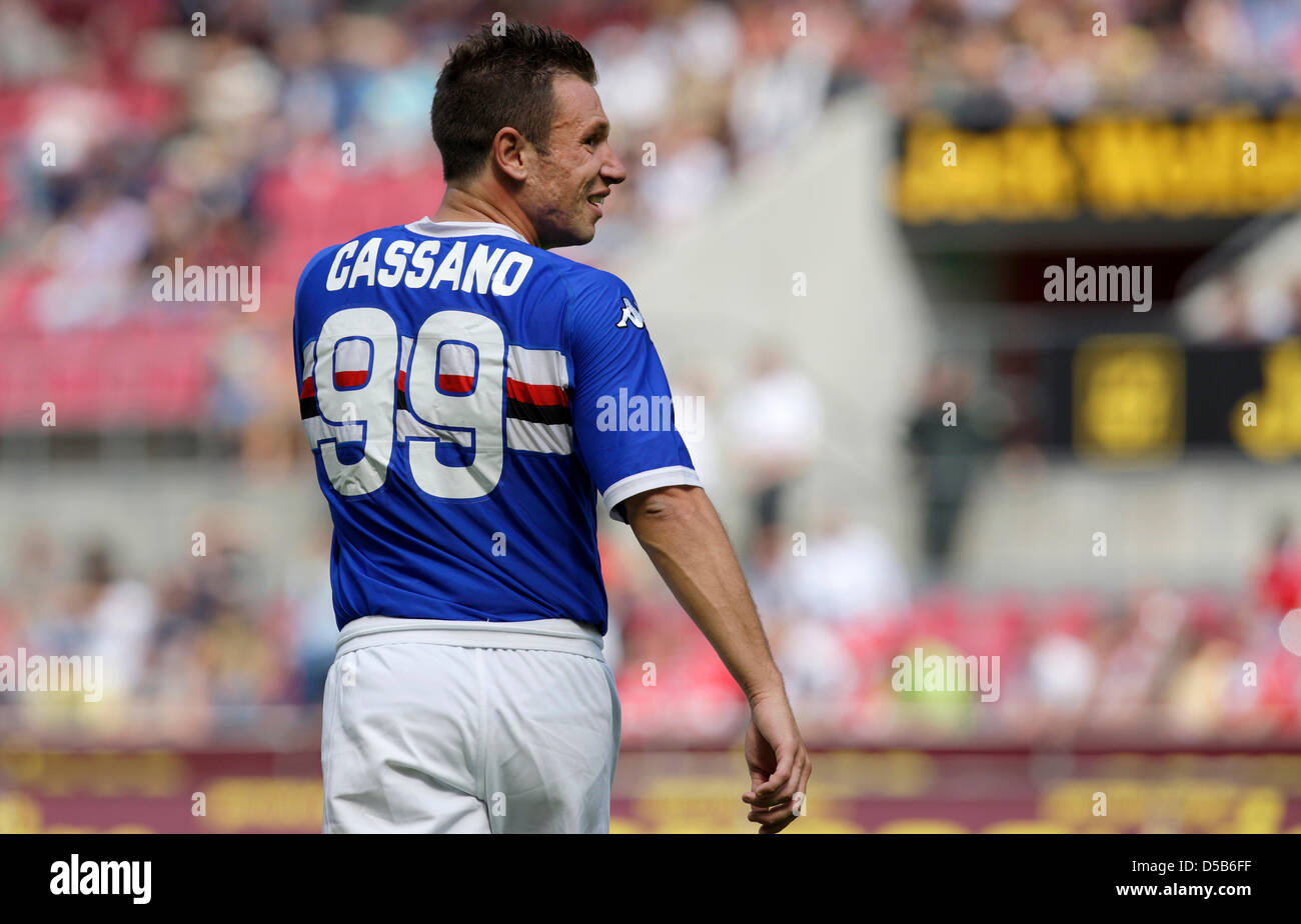 Sampdoria's Antonio Cassano gestures during their test match in Cologne, Germany, 07 August 2010. Photo: ROLF VENNENBERND Stock Photo