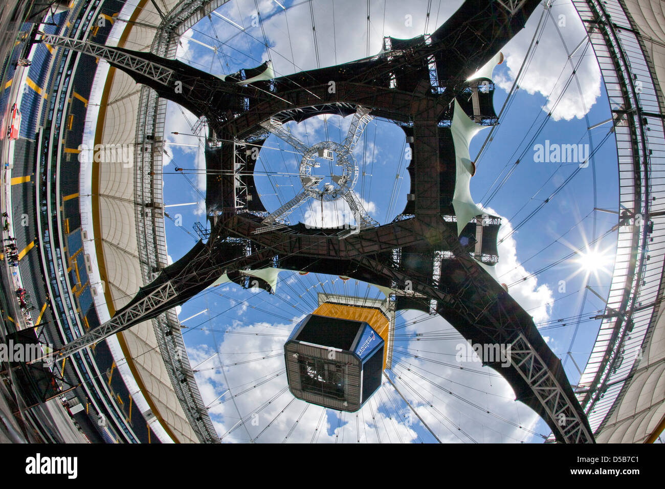 A gigantic round stage is installed for a concert of rock band U2 in Frankfurt am Main, Germany, 08 August 2010. The Irish band will perform here during its '360 degrees tour'. More concerts include Hanover (12 August 2010) and Munich (15 September 2010). Photo: Frank Rumpenhorst Stock Photo
