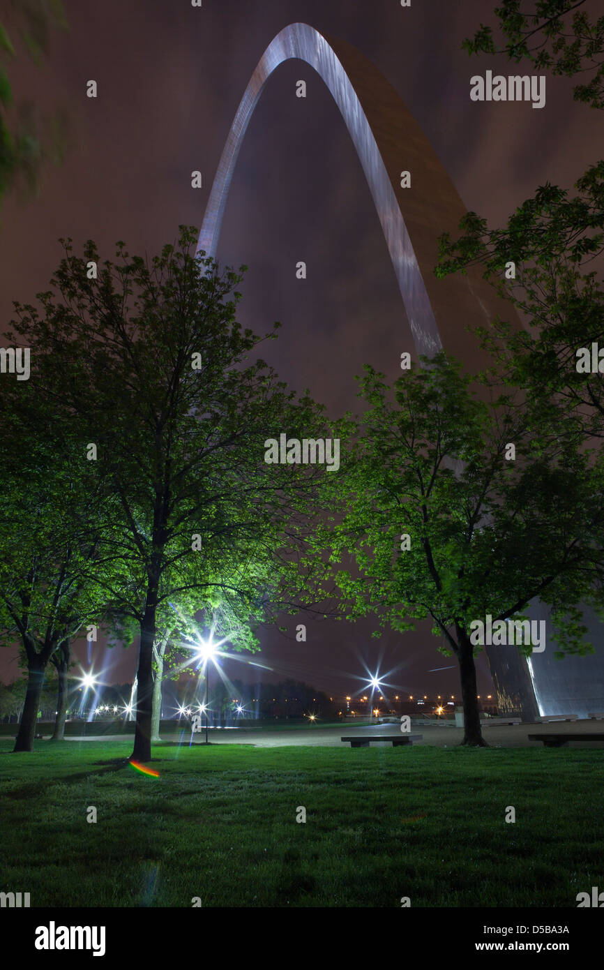 Gateway arch, st louis evening hi-res stock photography and images - Alamy