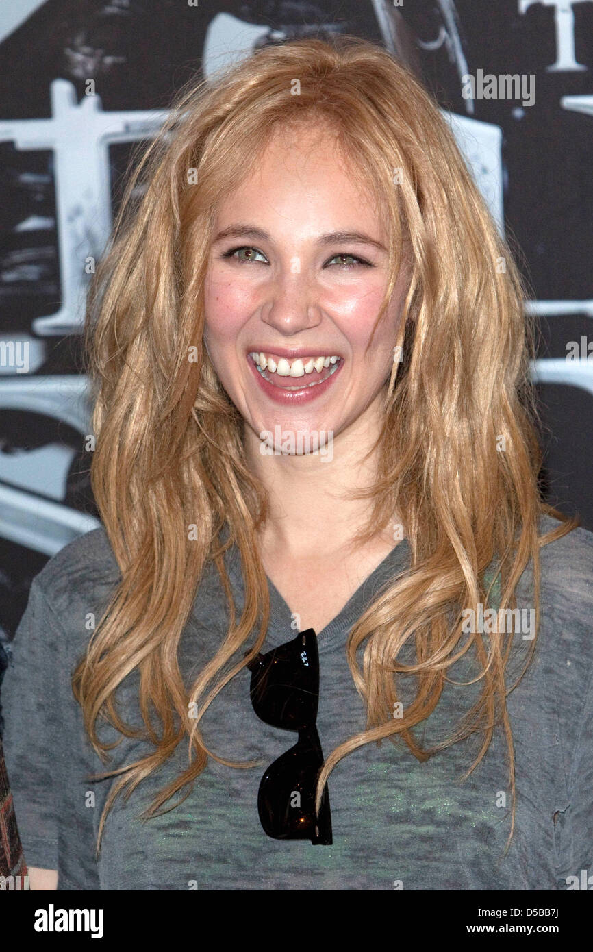 Cast member Juno Temple arrives for a photo call on the film 'The Three Musketeers' in Munich, Germany, 20 August 2010. Most of the production is shot in Bavaria, the film is scheduled to premiere in summer 2011. Photo: Hubert Boesl Stock Photo