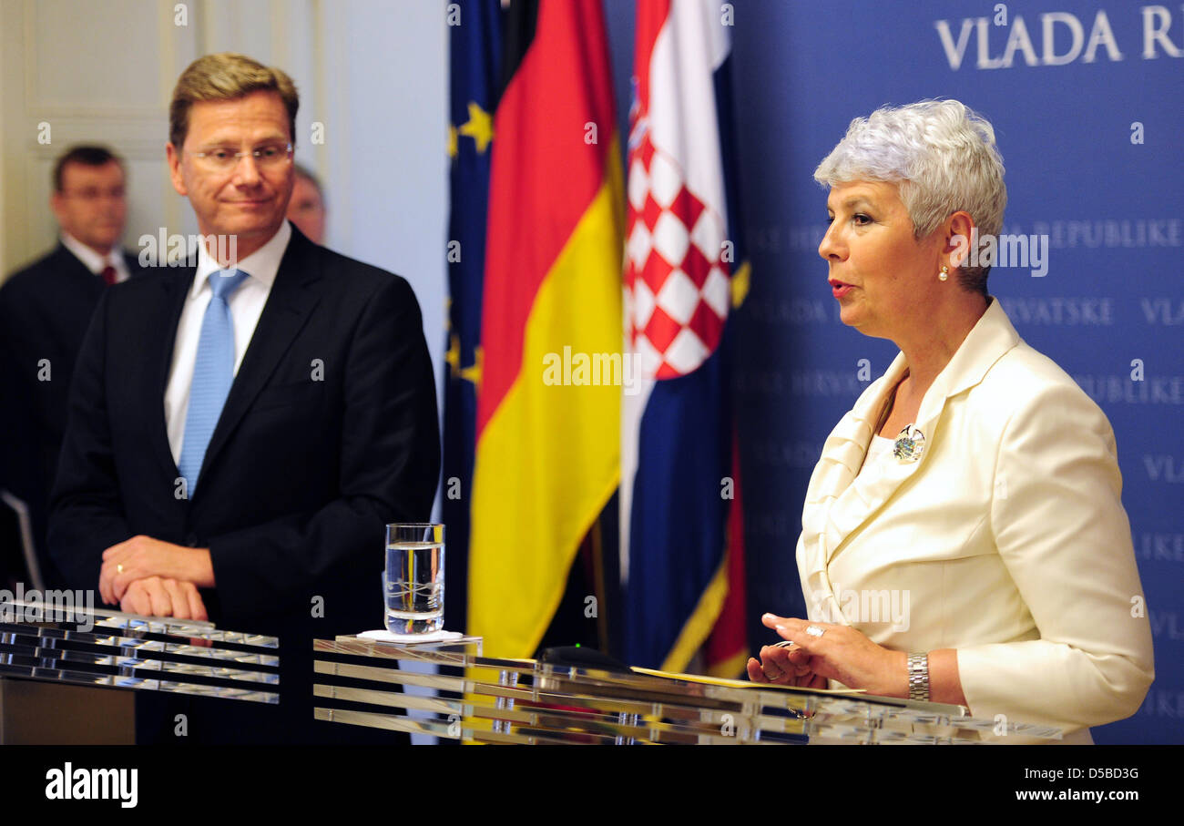 The Croatian Foreign Minister Jadranka Kosor and German Foreign Minister Guido Westerwelle attend a press conference in Zagreb, Croatia, 25 August 2010. Westerwelle visits the Balkan states during a three-day trip. Photo: HANNIBAL HANSCHKE Stock Photo