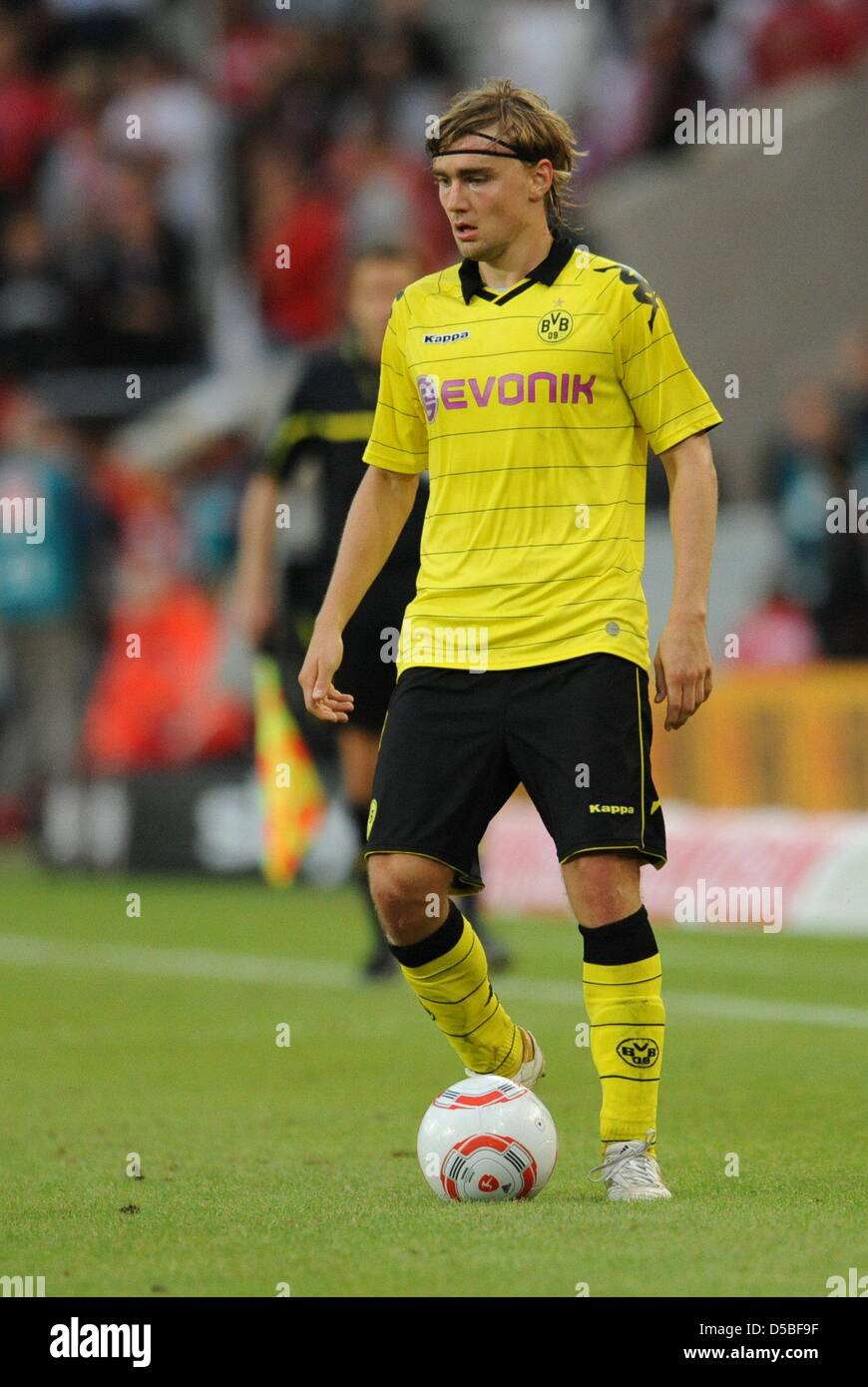 Dortmund S Marcel Schmelzer Controls The Ball During Bundesliga Stock Photo Alamy