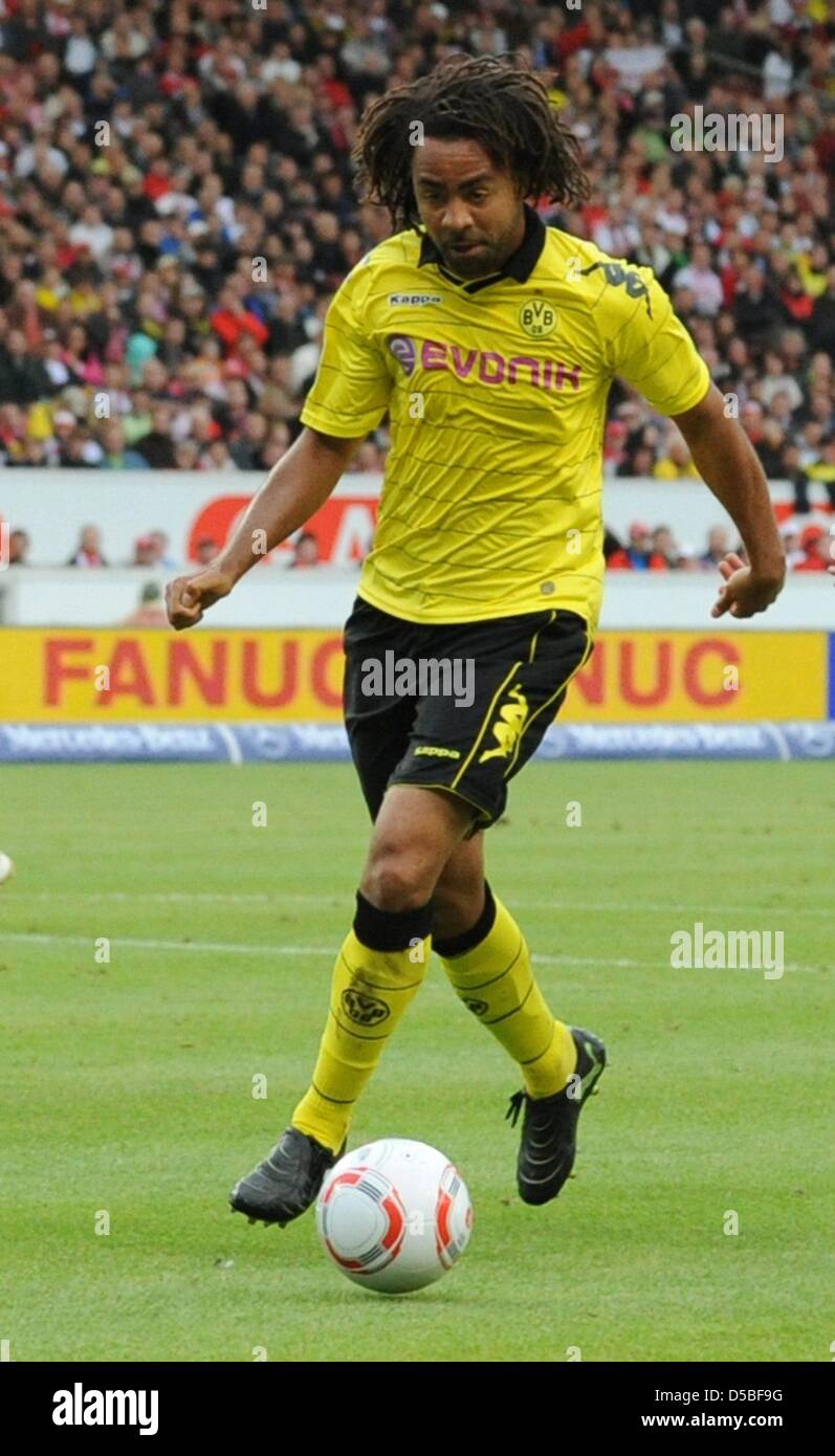Dortmund S Patrick Owomoyela Controls The Ball During Bundesliga Stock Photo Alamy