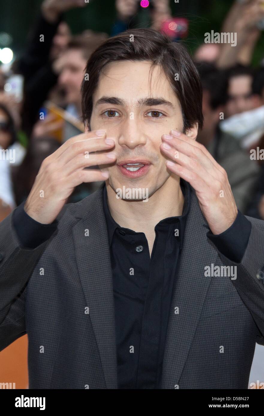 Actor Justin Long attends the premiere of 'The Conspirator' during the ...