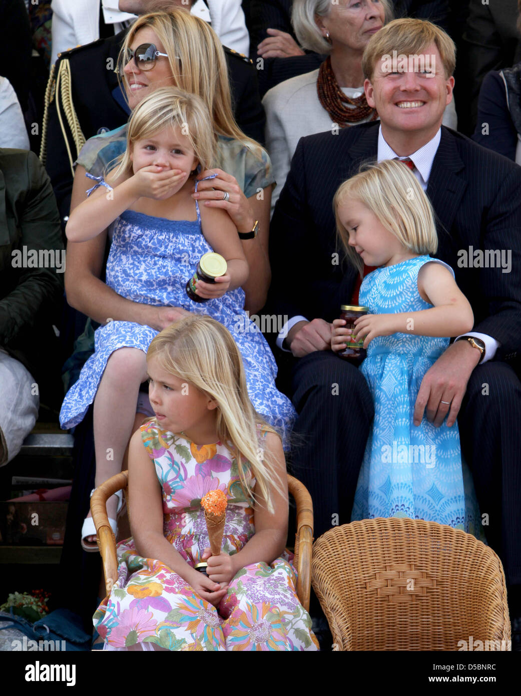 top L to R) Crown Princess Maxima, Princess Alexia, Crown Prince  Willem-Alexander, Princess Amalia and Princess Ariane (bottom) attend the  harvest festival 'Fruitcorso' in Tiel, The Netherlands, 11 September 2010.  Photo: Albert