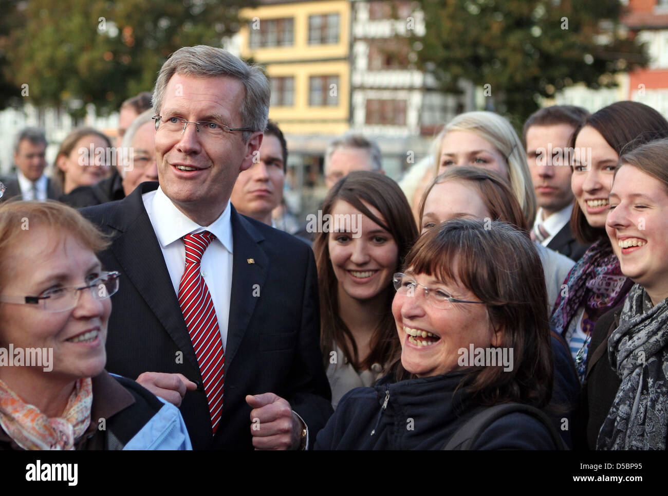 German President Christian Wulff (L) speaks with pupils in Erfurt, Germany, 13 September 2010. Mr Wulff is on an introduction trip through Germany. Photo: JAN WOITAS Stock Photo