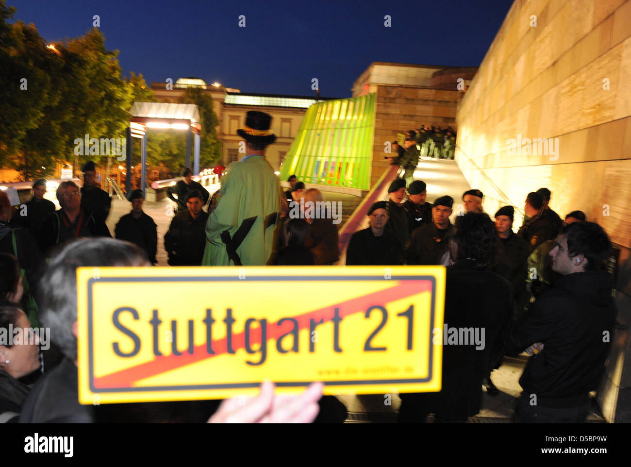 Opponents of the controversial and expensive railway construction project 'Stuttgart 21' gather in front of the Staatsgalerie (state gallery) after a 'monday demosntration' in Stuttgart, Germany, 13 September 2010. Stock Photo