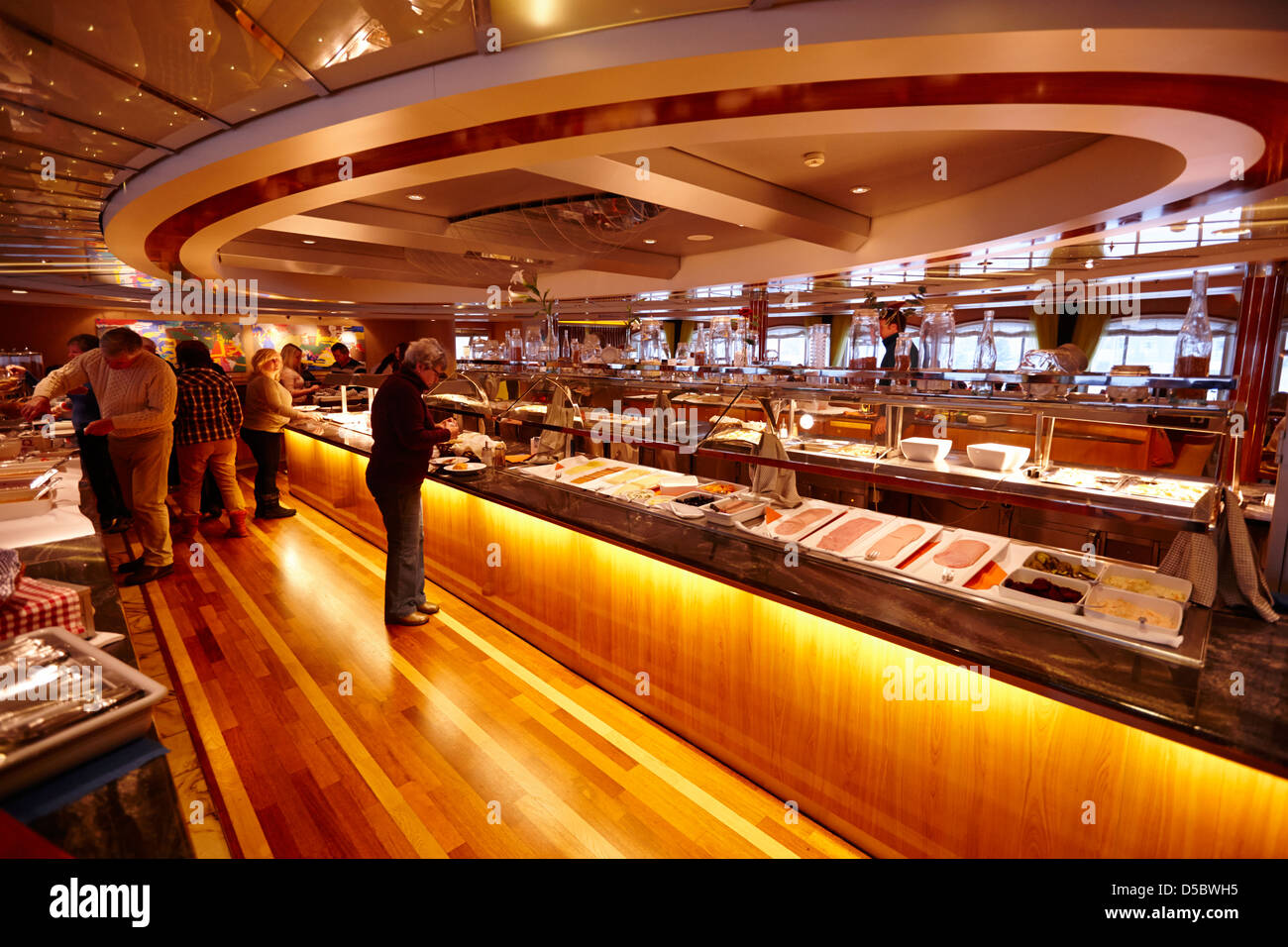 cruise ship buffet