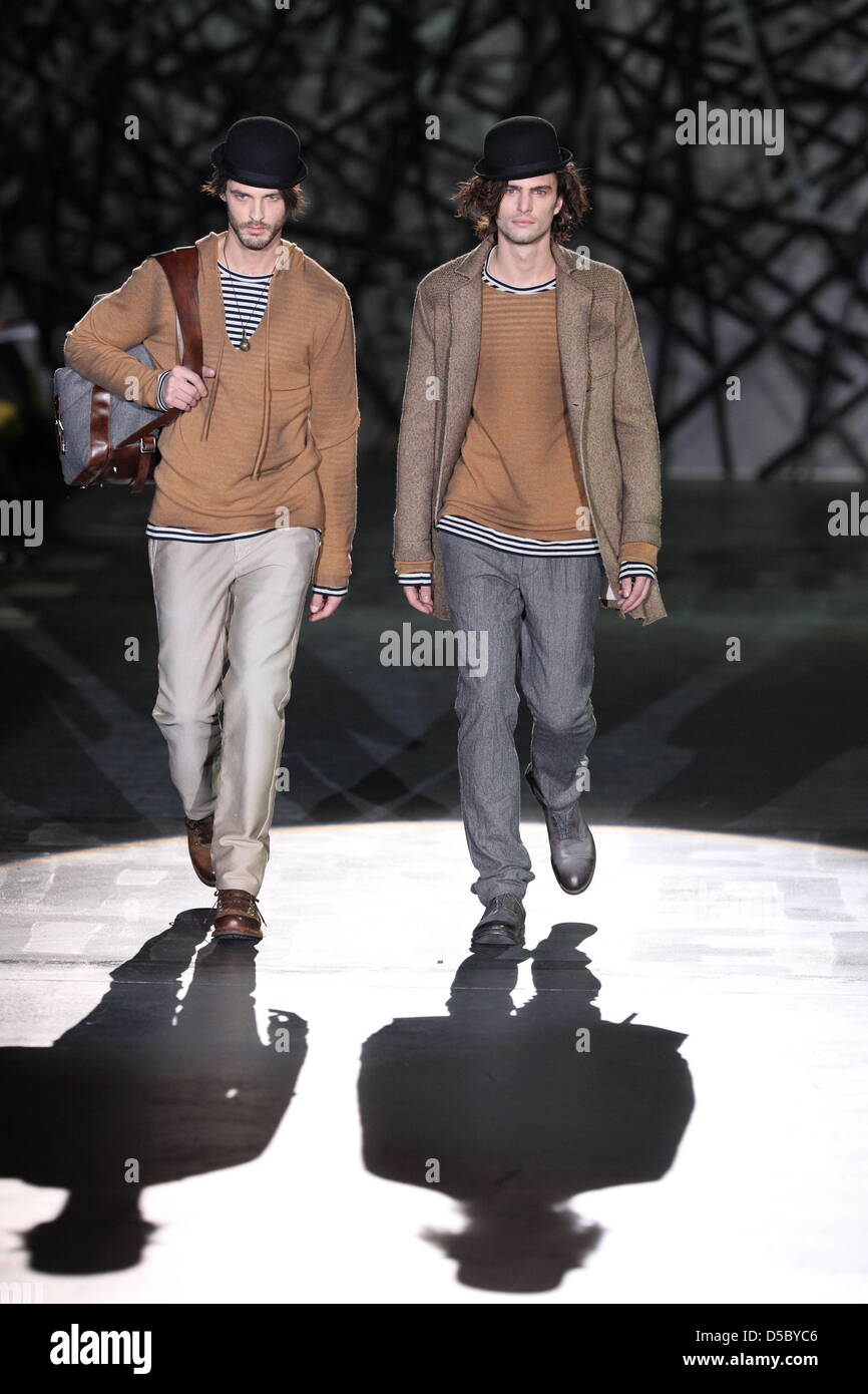 Iceberg top moda uomo