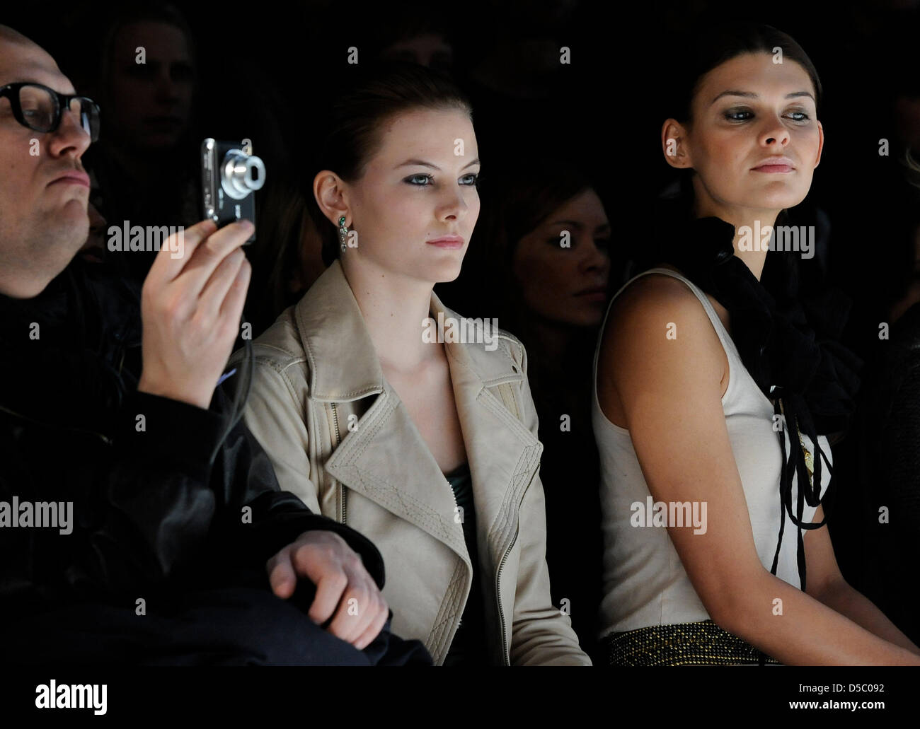 Models Jennifer Hof (L) and Janina Delia Schmidt (3-L) are at the show of the label 'Stefan Eckert' at the Mercedes-Benz Fashion Week in Berlin, Germany, 22 January 2010. The Mercedes-Benz Fashion Week takes place within the scope of the Berlin Fashion Week, autumn/winter 2010-11 fashion trends are presented until 23 January 2010. Photo: BRITTA PEDERSEN Stock Photo