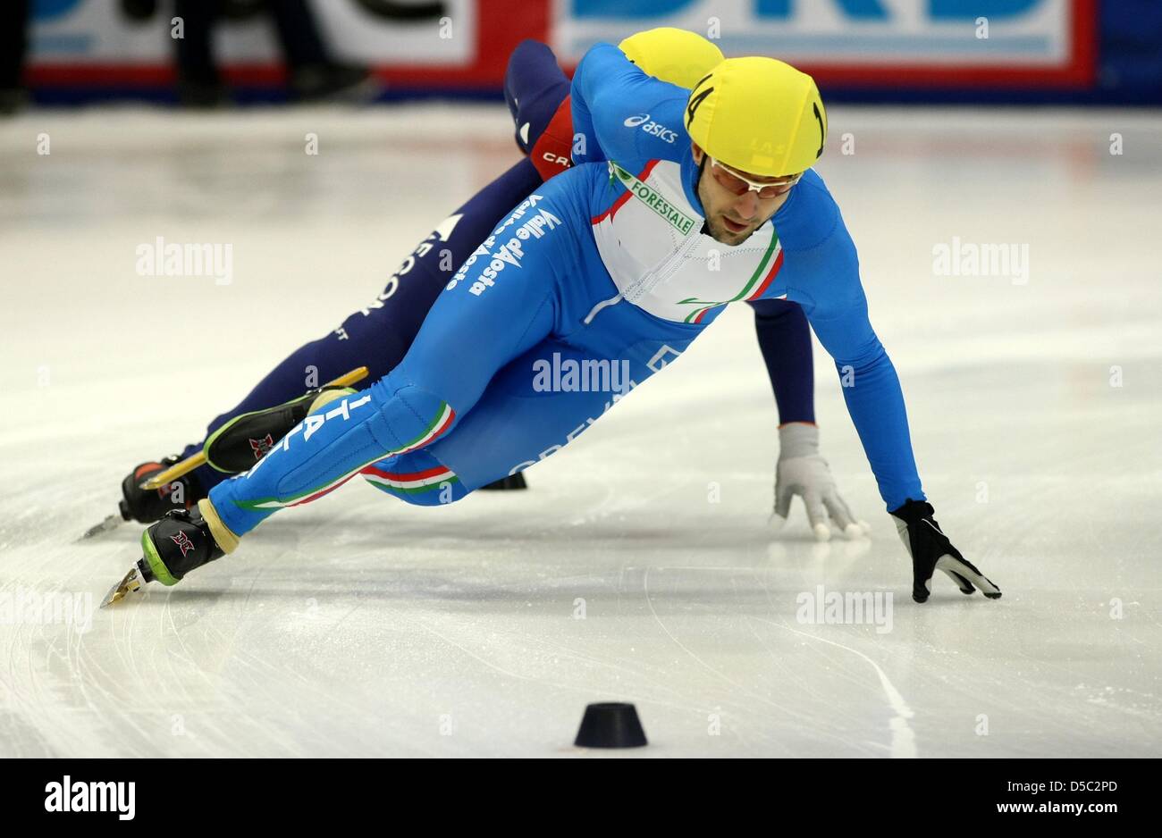 Nicola Rodigari (Italien), aufgenommen am Samstag (23.01.2010) in der Freiberger Arena in Dresden im Rahmen der Shorttrack Europameisterschaft. Foto: Thomas Eisenhuth / Z6326 Stock Photo