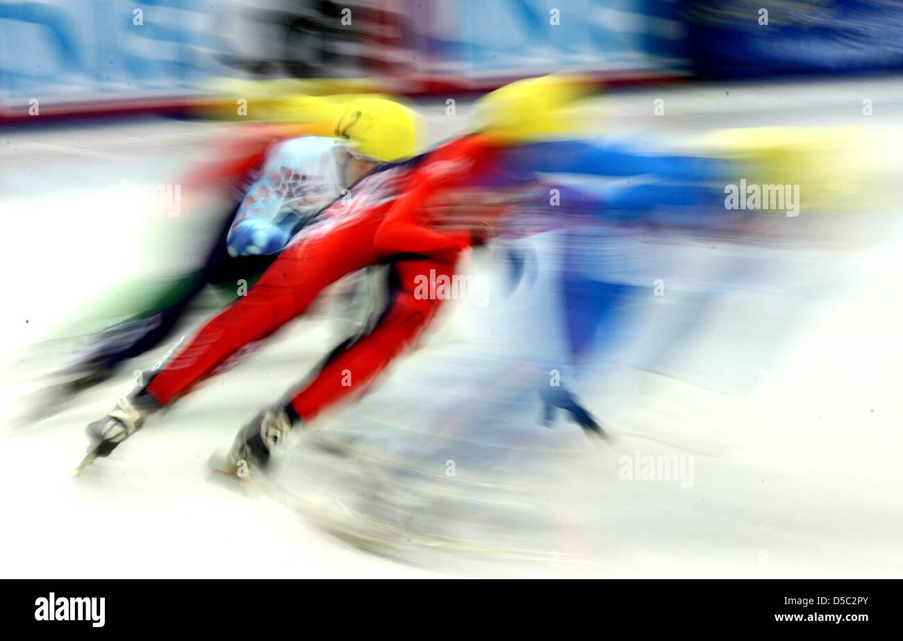 Symbolbild Shorttrack, aufgenommen am Samstag (23.01.2010) in der Freiberger Arena in Dresden im Rahmen der Shorttrack Europameisterschaft. Foto: Thomas Eisenhuth / Z6326 Stock Photo