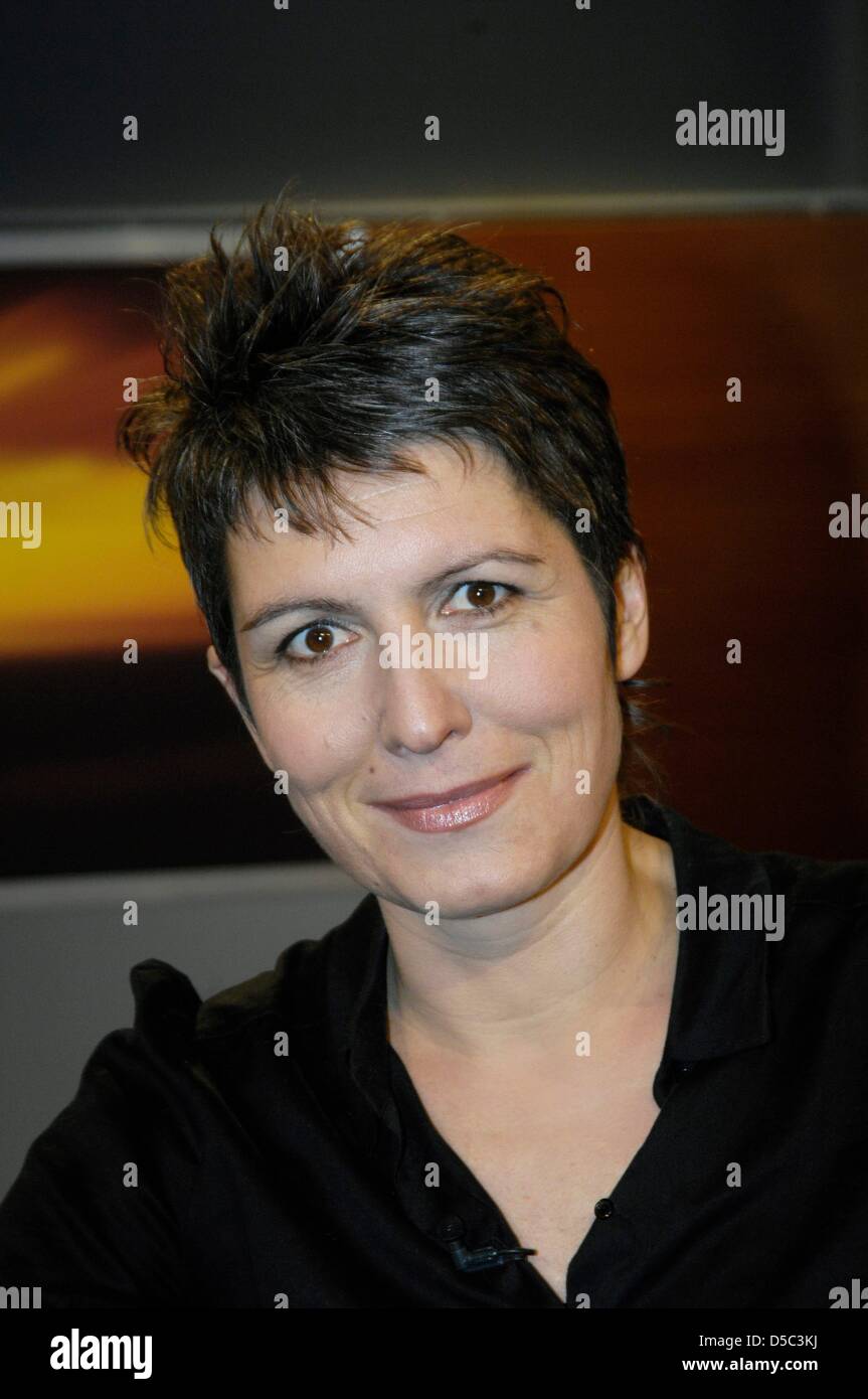 German journalist Ines Pohl, head editor of German daily 'tageszeitung' (taz),  pictured during the taping of TV talk show 'Nightstudio' in Berlin, Germany, 27 January 2010. The talk show themed 'Agenda 2010 - how did it change our country?' will be aired by public broadcaster ZDF on 31 January 2010. Photo: Karlheinz Schindler Stock Photo