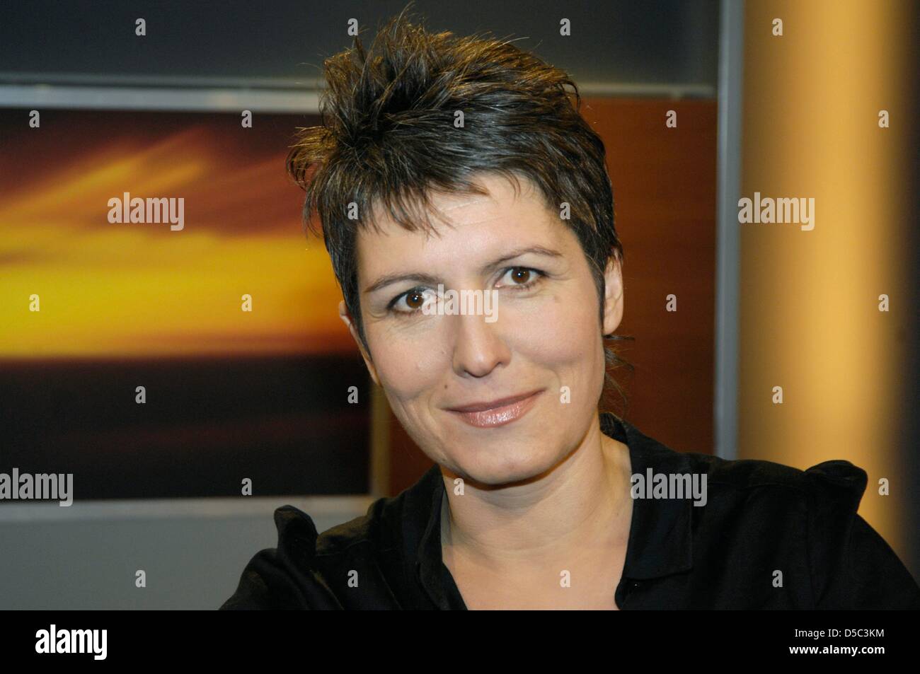German journalist Ines Pohl, head editor of German daily 'tageszeitung' (taz),  pictured during the taping of TV talk show 'Nightstudio' in Berlin, Germany, 27 January 2010. The talk show themed 'Agenda 2010 - how did it change our country?' will be aired by public broadcaster ZDF on 31 January 2010. Photo: Karlheinz Schindler Stock Photo